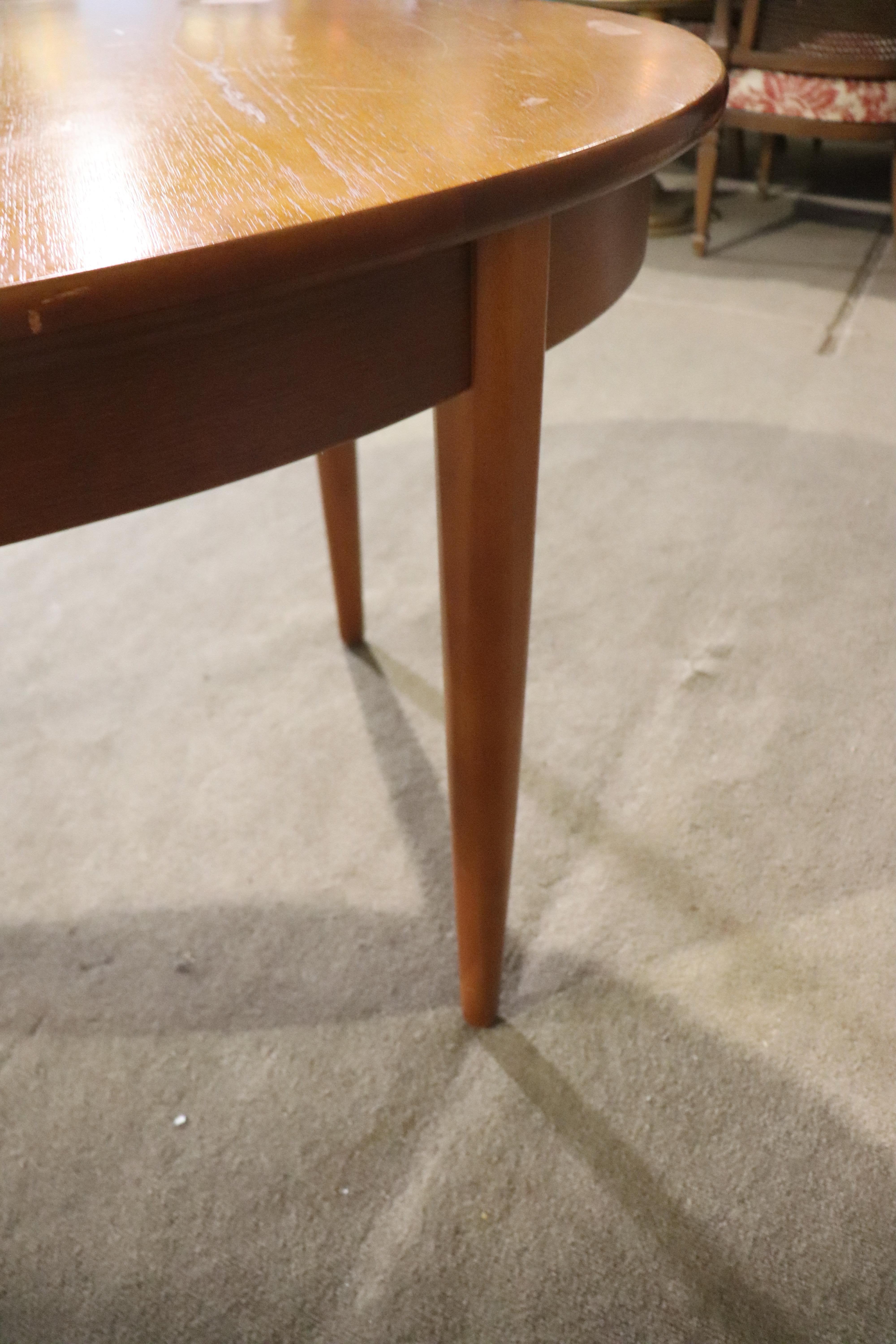 Table à manger danoise extensible avec feuille papillon en vente 4