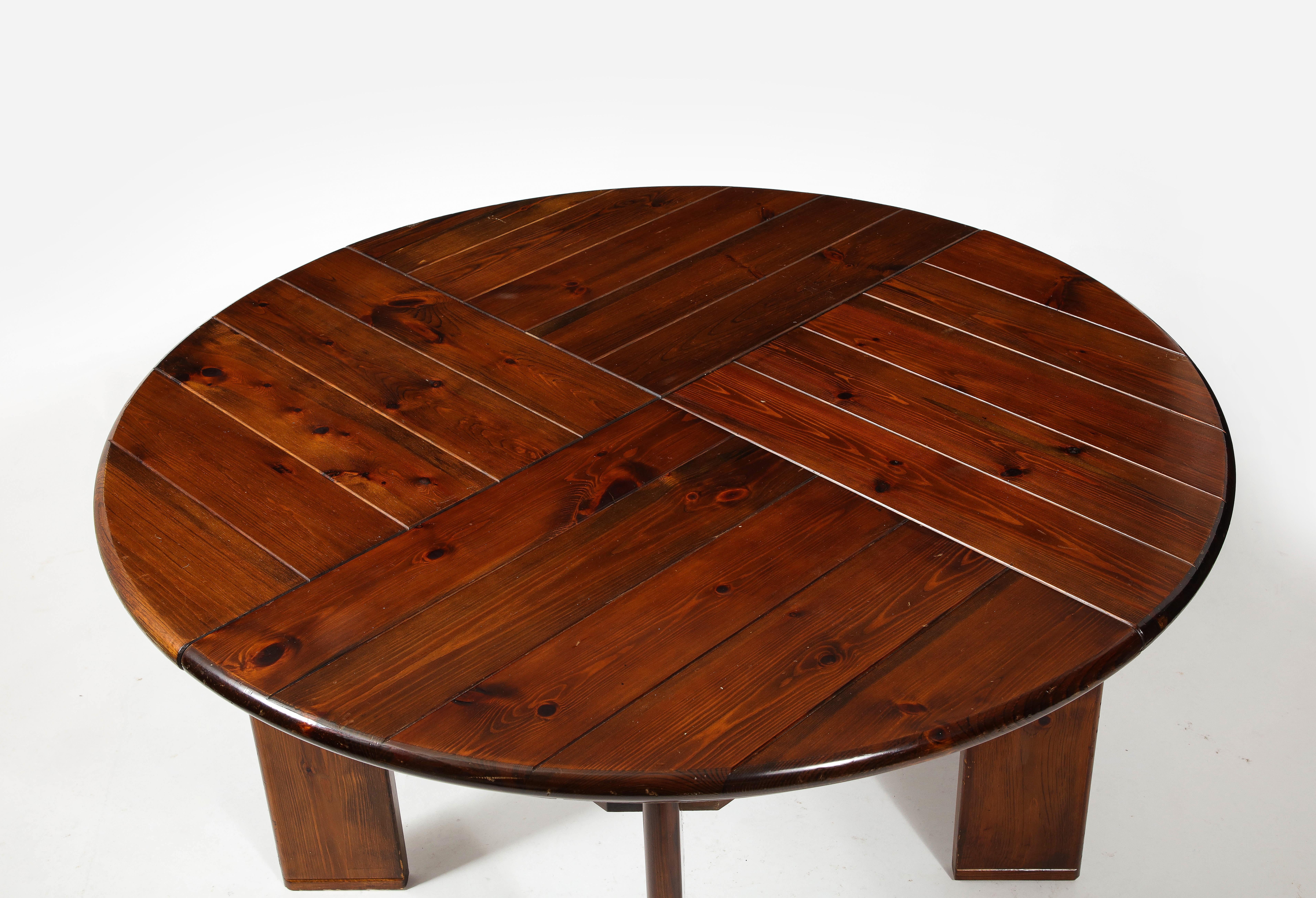Mid-Century Modern Silvio Coppola Large Round Expandable Dining Table in Pine, Italy 1960's