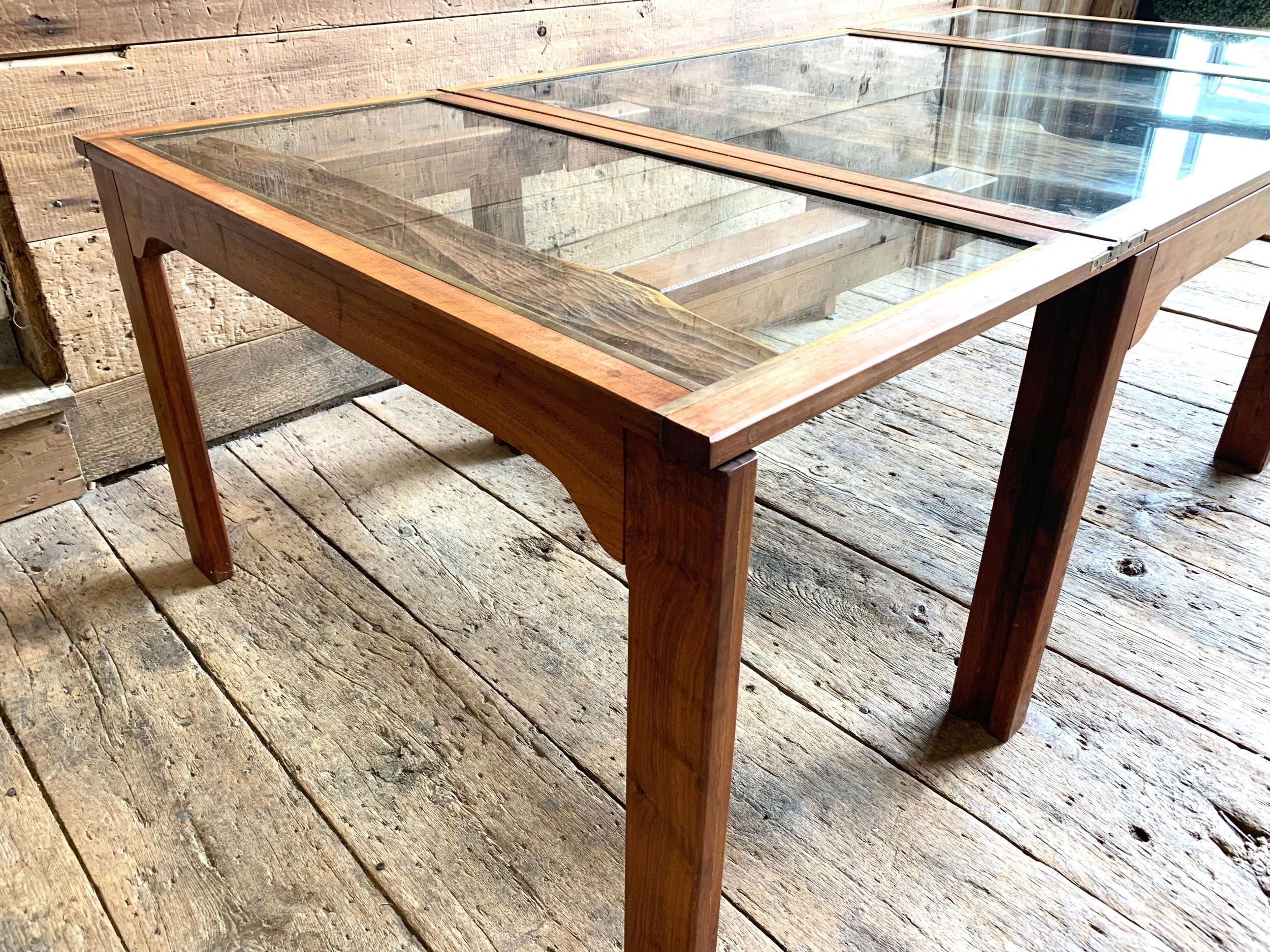 Expanding Dining Table, Phillip Lloyd Powell In Excellent Condition In Doylestown, PA