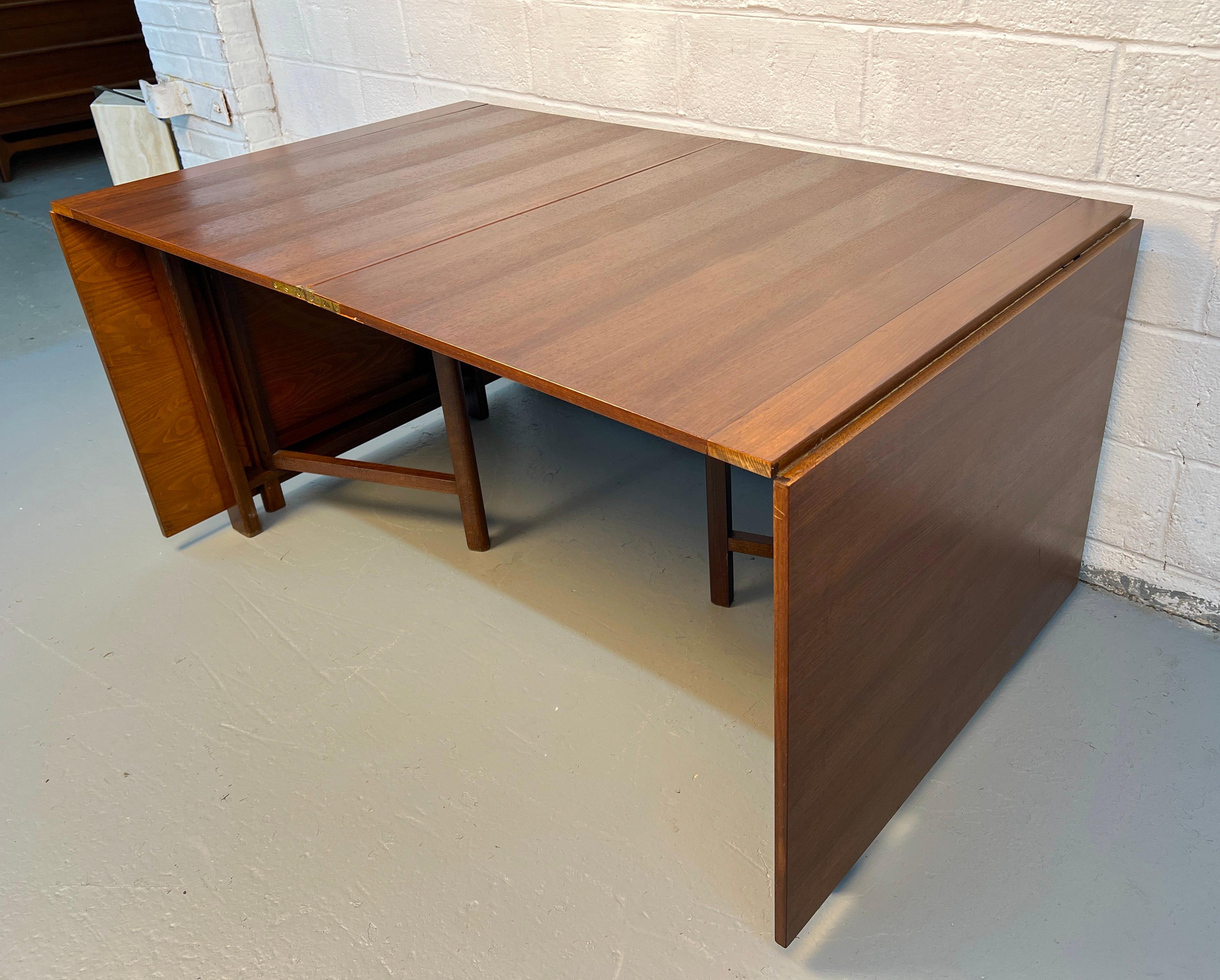 Table à feuilles tombantes en noyer avec piètement extensible en vente 5