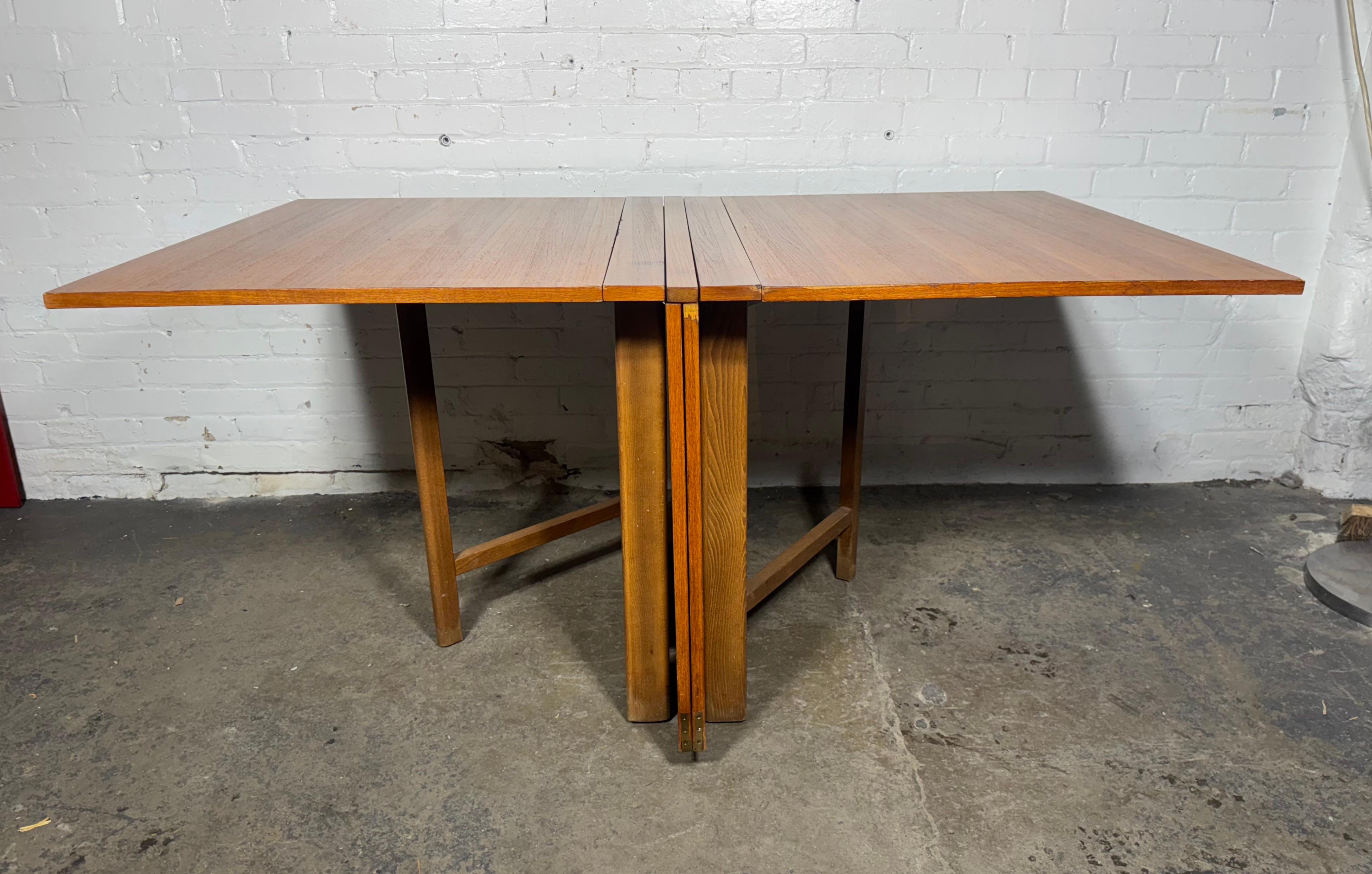 Expanding Teak / Oak 'Maria' Table attributed to Bruno Mathsson, Classic Modern For Sale 4