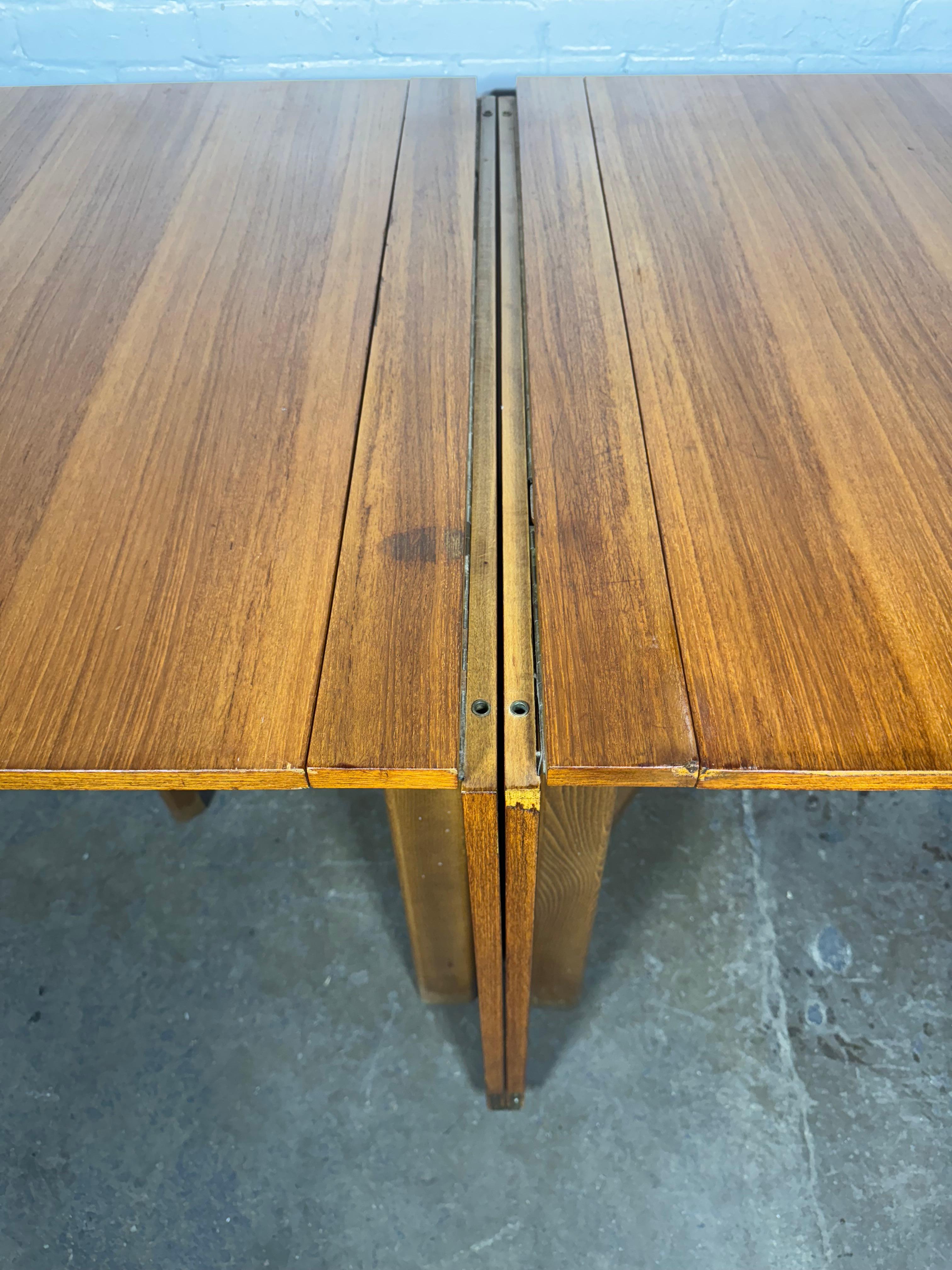Expanding Teak / Oak 'Maria' Table attributed to Bruno Mathsson, Classic Modern For Sale 2
