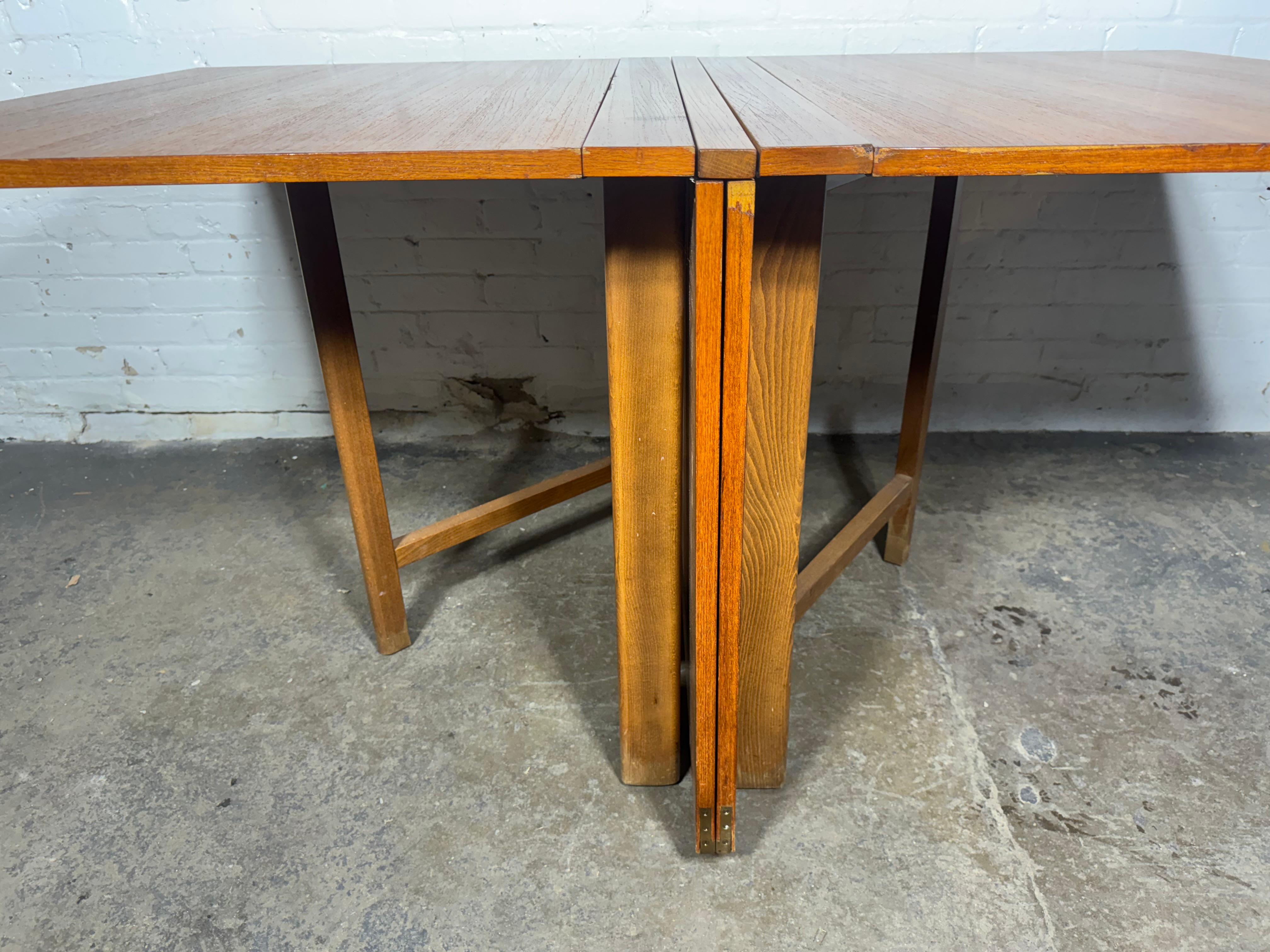 Expanding Teak / Oak 'Maria' Table attributed to Bruno Mathsson, Classic Modern For Sale 3