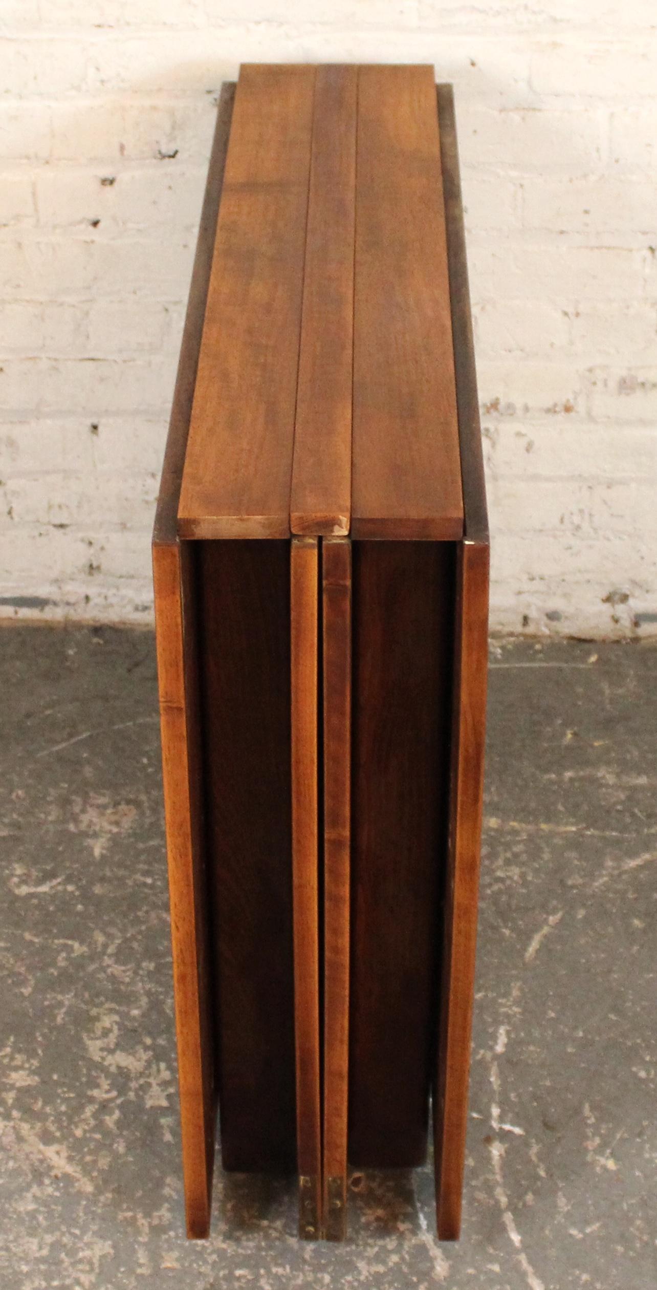 Expanding Walnut 'Maria' Table By Bruno Mathsson For Sale 4