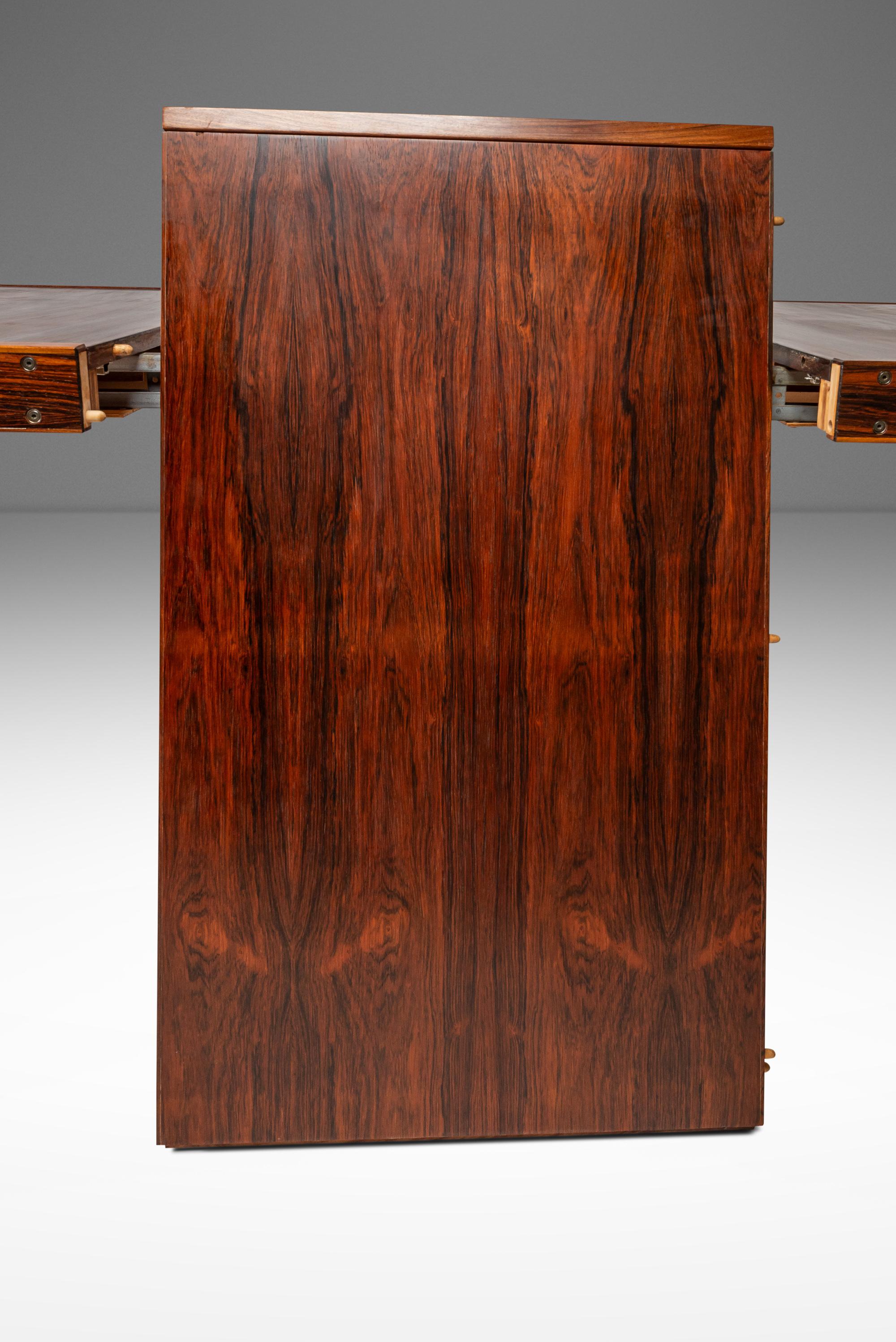 Expansion Dining Table in Rosewood in the Manner of Percival Lafer, Canada, 1960 For Sale 8