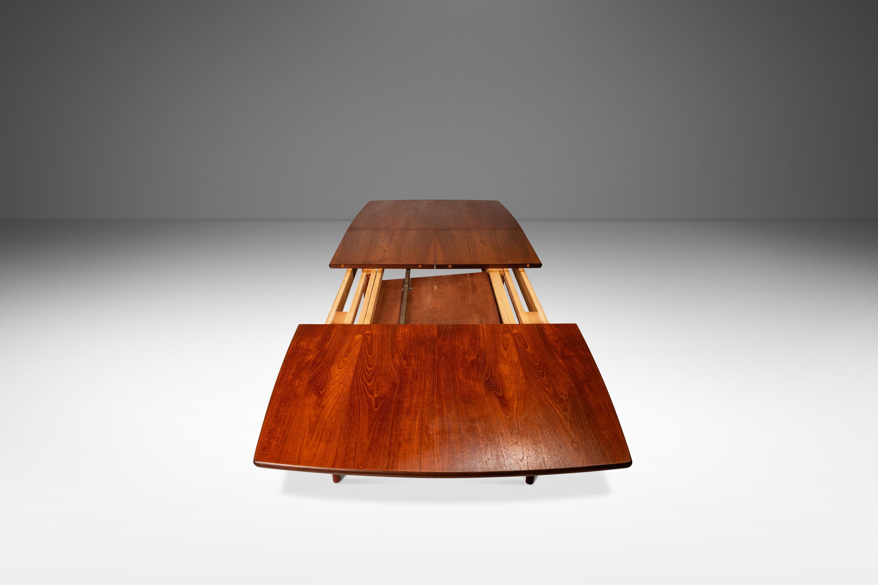 Expansion Dining Table in Teak w/ Double Butterfly Leaf Design, Denmark, 1960's In Good Condition For Sale In Deland, FL