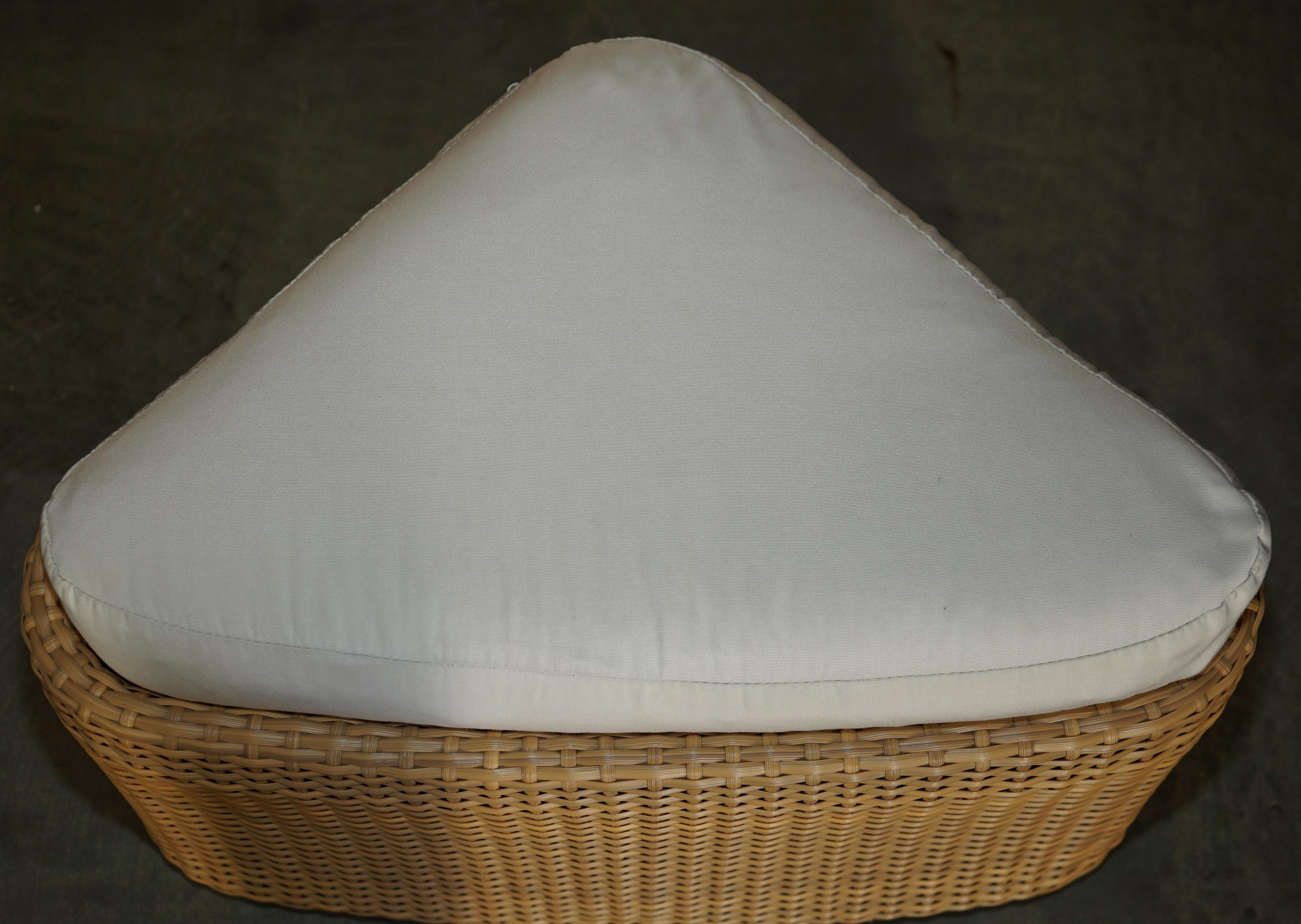 TABLE ET STOOL EXPENSIVE GARDEN SUR GLOSTER GARDEN GLASS & WiCKER en vente 8