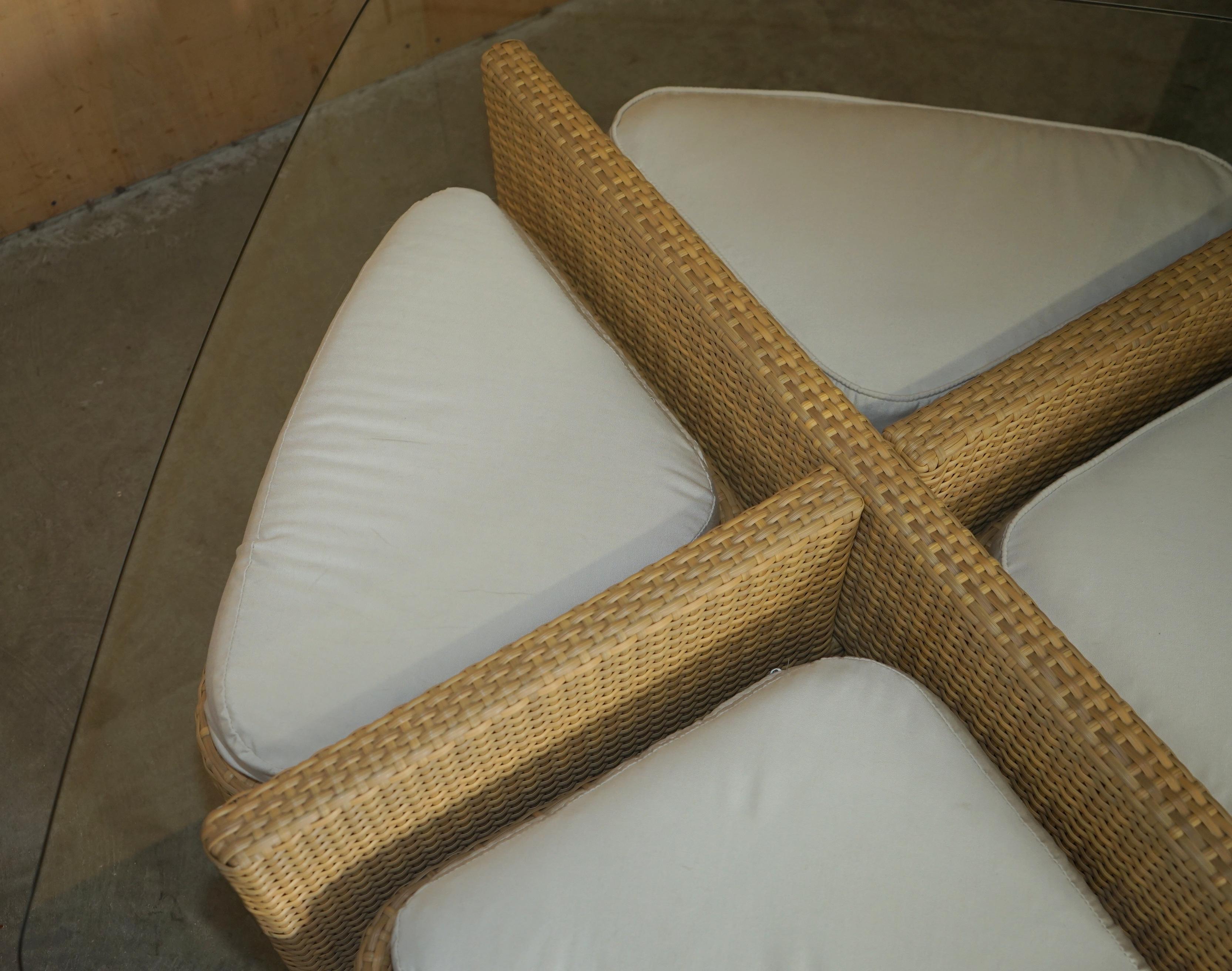 Country TABLE ET STOOL EXPENSIVE GARDEN SUR GLOSTER GARDEN GLASS & WiCKER en vente