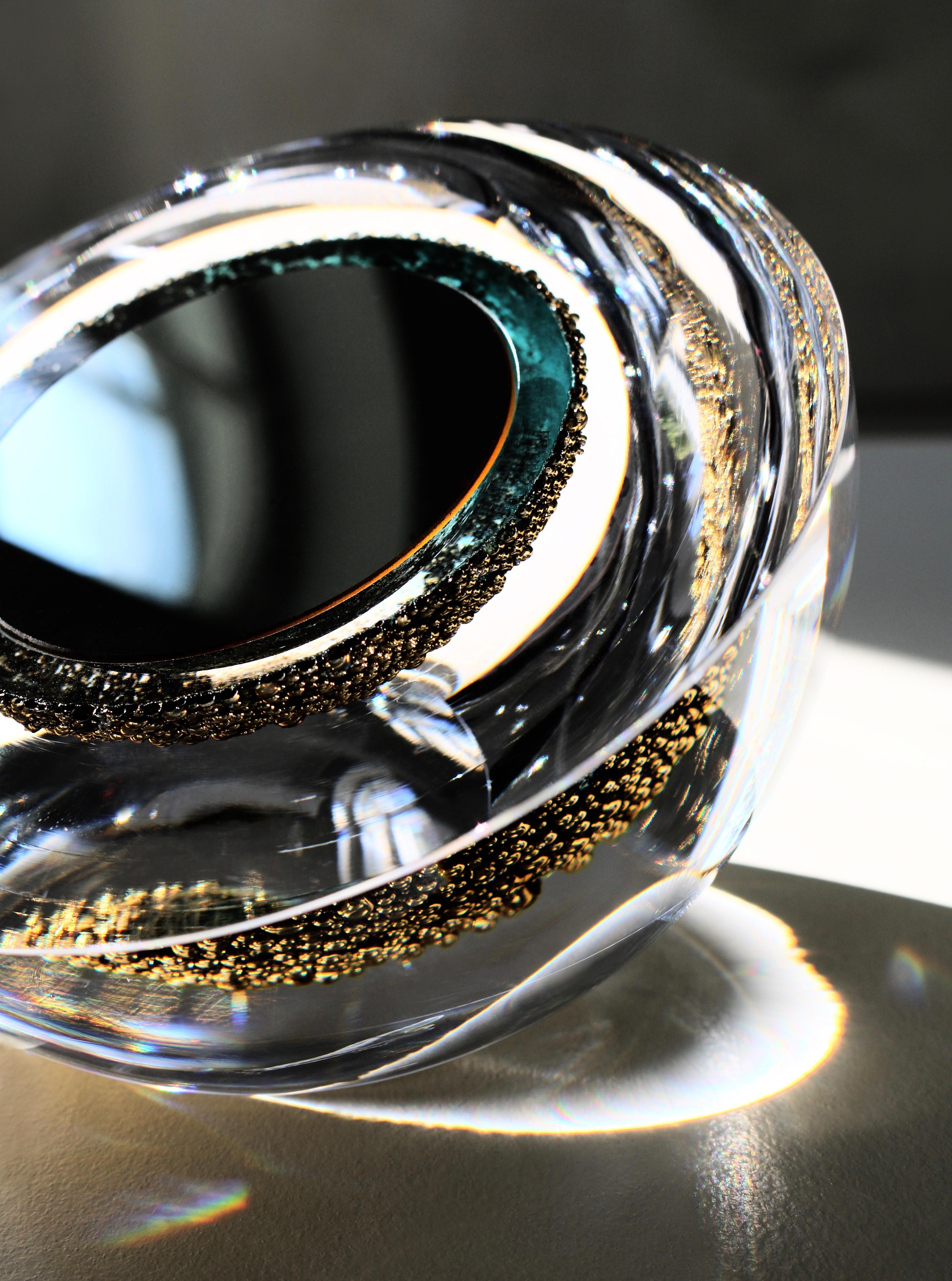 Futuriste expérience - Petit objet miroir en verre soufflé à la bouche en vente
