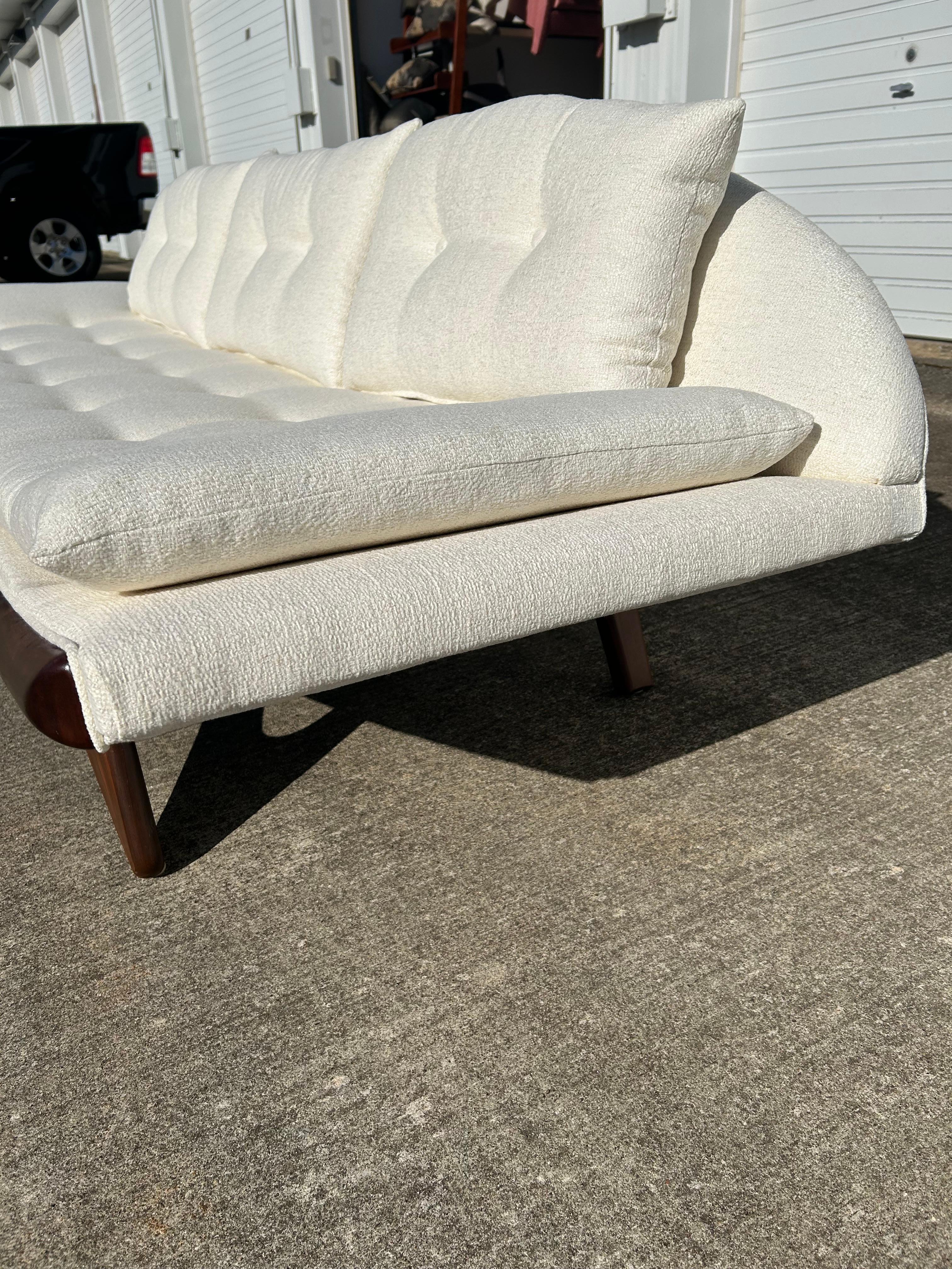 Expertisch restauriertes, armloses Gondola-Sofa von Adrian Pearsall für Craft Associates (Mitte des 20. Jahrhunderts) im Angebot