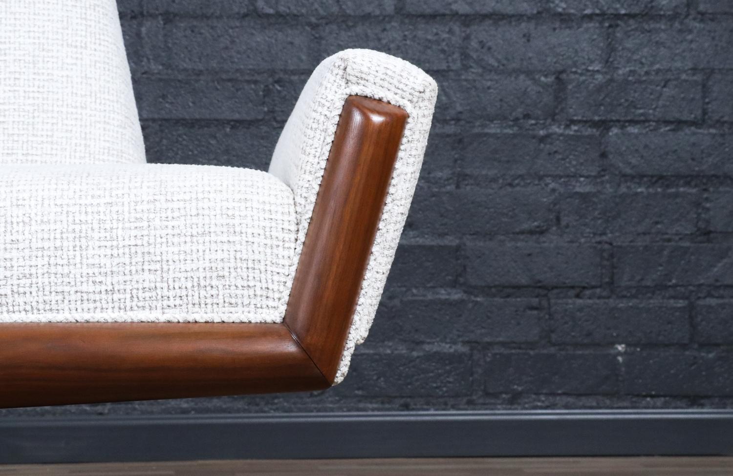 Expertly Restored-Adrian Pearsall Model 2000-S Gondola Sofa for Craft Associates For Sale 7