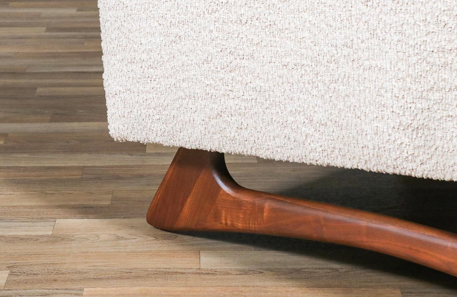 Fachmännisch restauriert - Adrian Pearsall Model 2406-C Lounge Chair für Craft Associates im Angebot 4