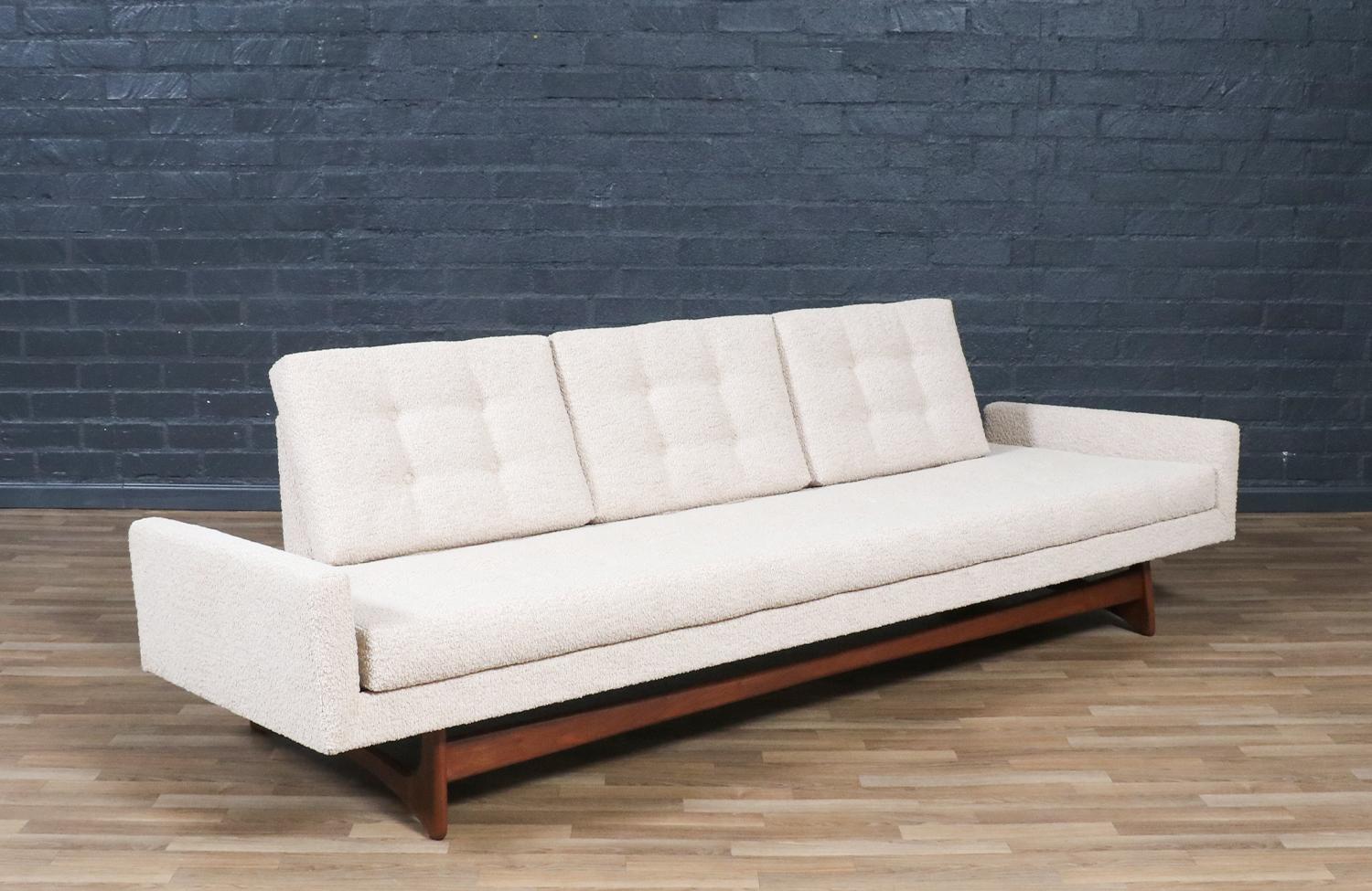 Fachmännisch restauriert - Adrian Pearsall Modell 2408-S Sofa für Craft Associates (amerikanisch) im Angebot