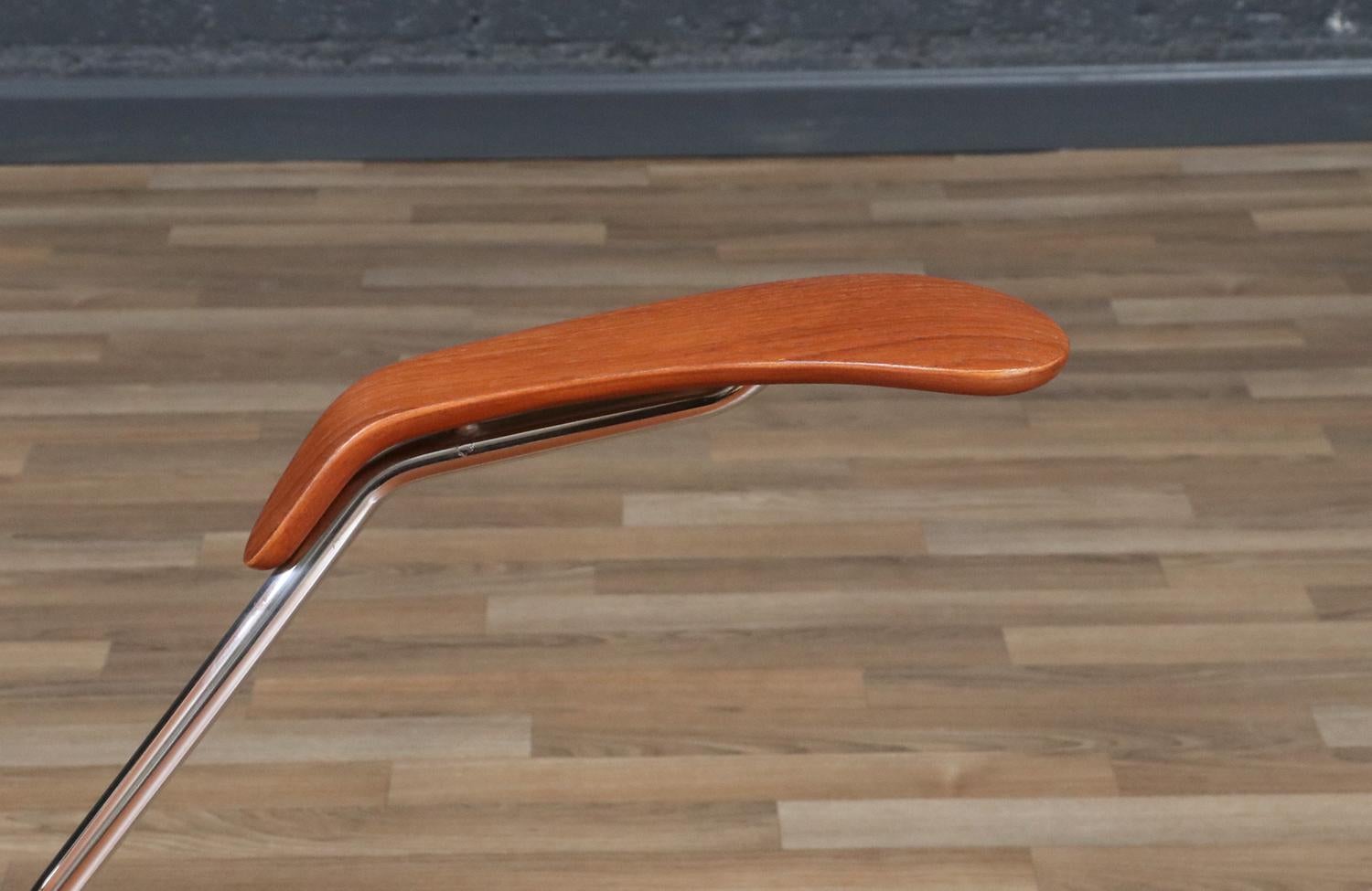 Expertly Restored - Arne Jacobsen Series-7 Teak Desk Chair for Fritz Hansen For Sale 3