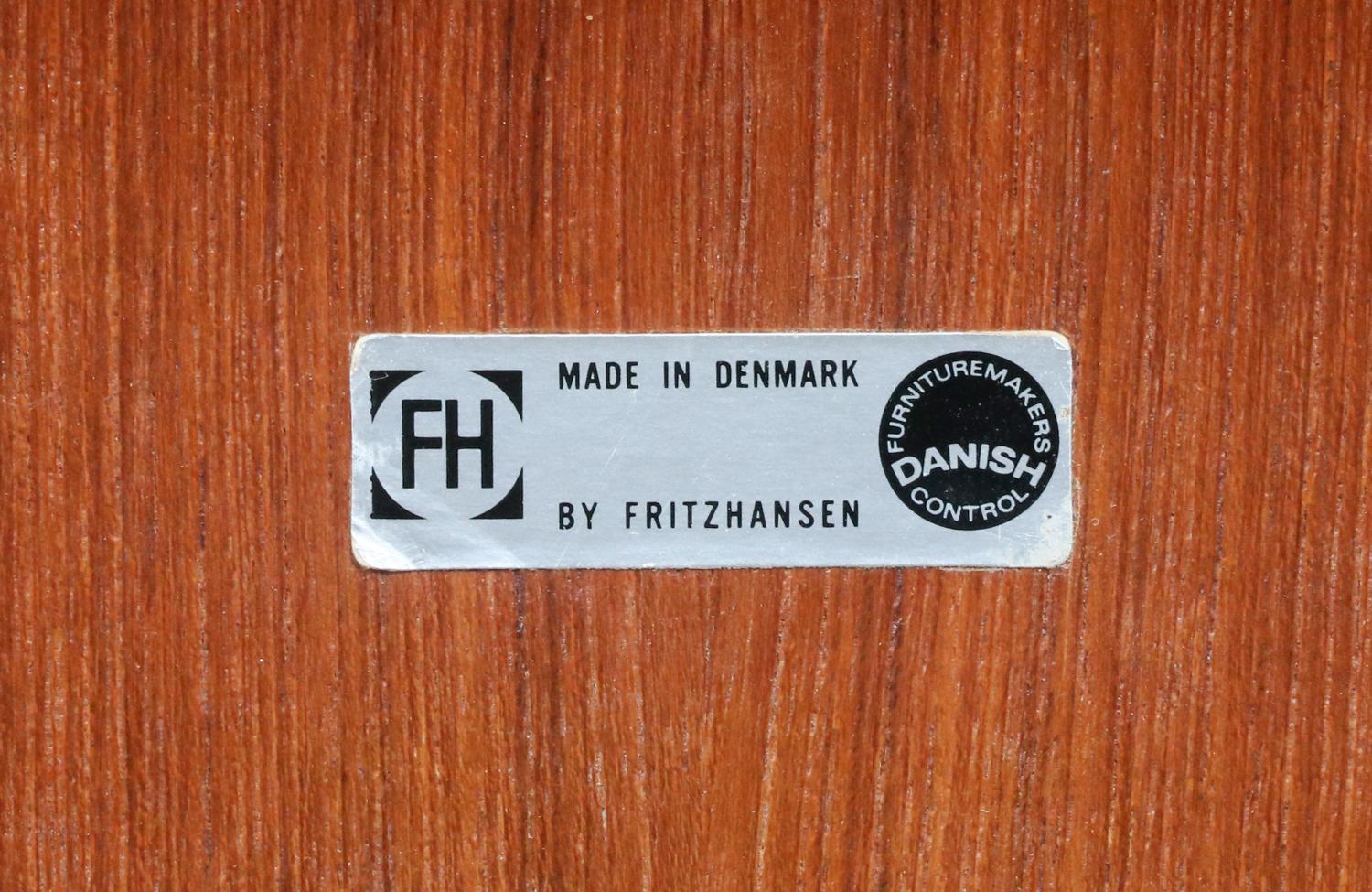 Expertly Restored - Arne Jacobsen Series-7 Teak Desk Chair for Fritz Hansen For Sale 5