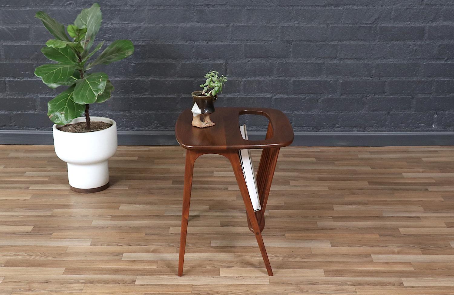Mid-Century Modern Expertly Restored - Arthur Umanoff Spindle End Table w/ Magazine Shelf