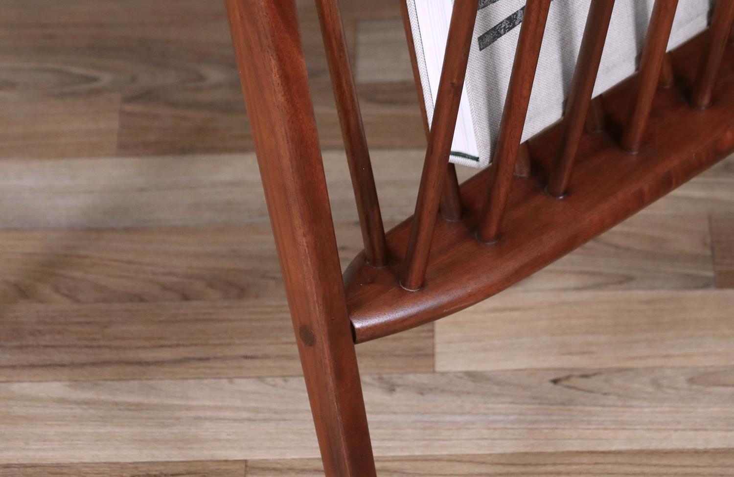 Expertly Restored - Arthur Umanoff Spindle End Table w/ Magazine Shelf 2