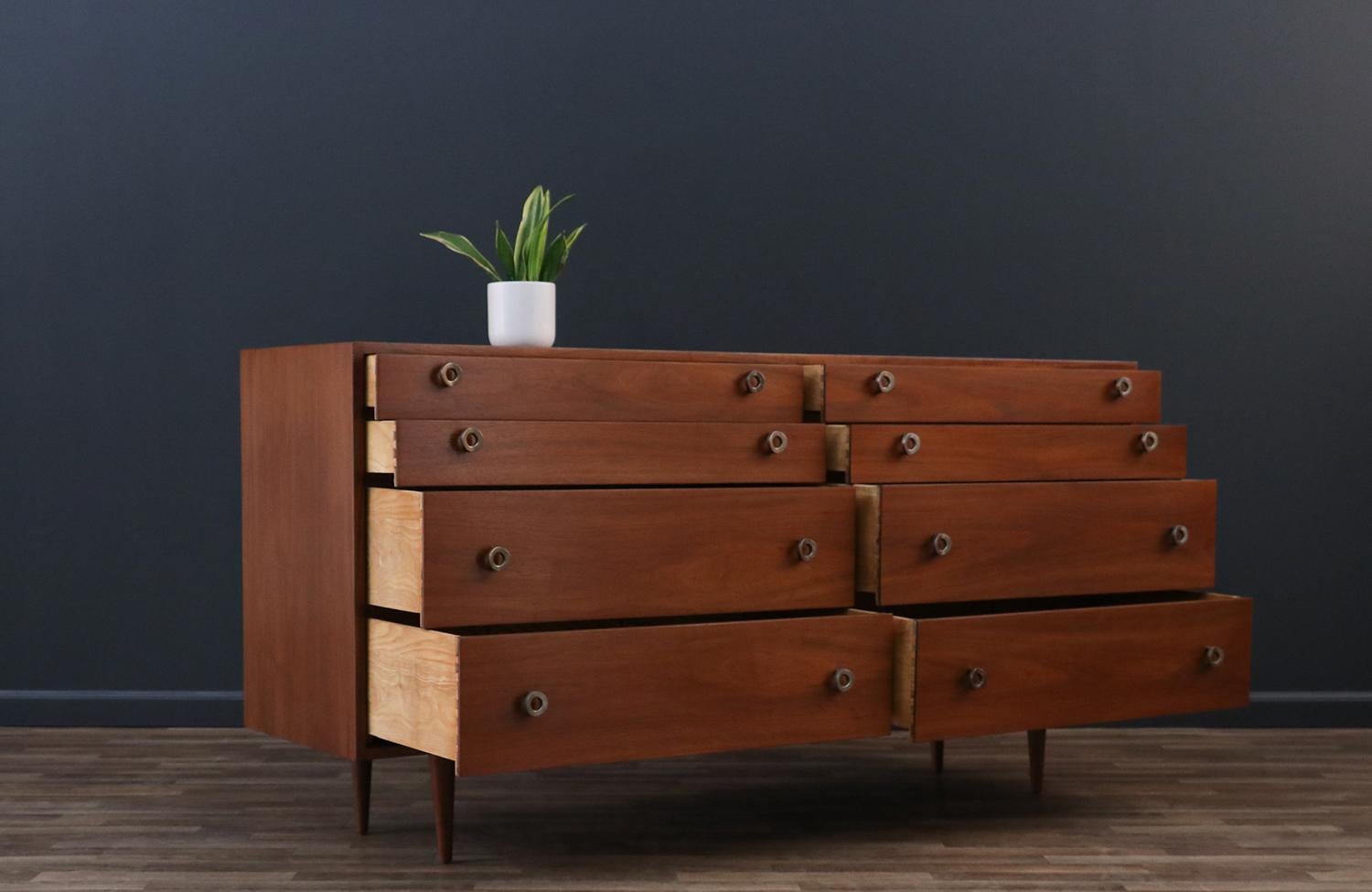 Mid-Century Modern Expertly Restored - California Modern Dresser by Greta Grossman for Glenn of CA For Sale