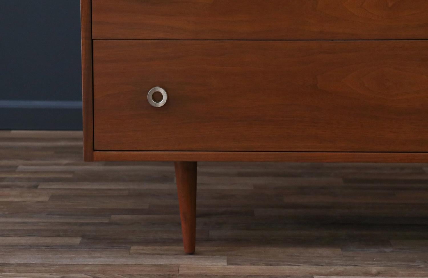 Expertly Restored - California Modern Dresser by Greta Grossman for Glenn of CA For Sale 3