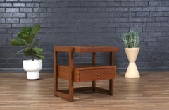 Sapientemente restaurato - Comodino moderno a due piani di Paul Laszlo