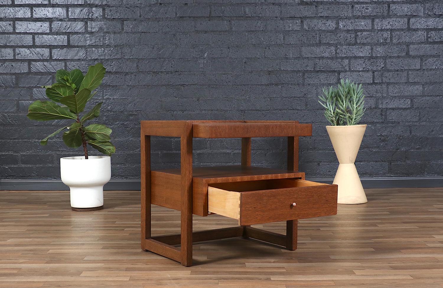 Mid-Century Modern Expertly Restored - California Modern Two-Tier Night Stand by Paul Laszlo For Sale