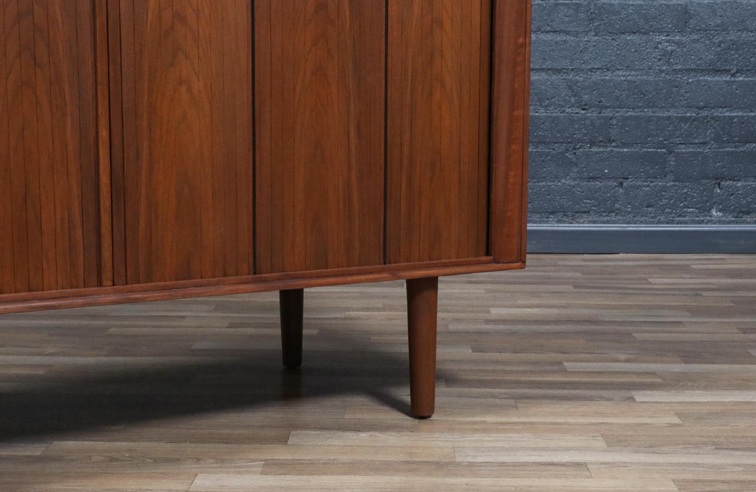 Expertly Restored - Californian Modern Tambour-Door Walnut Credenza by Barzilay For Sale 4