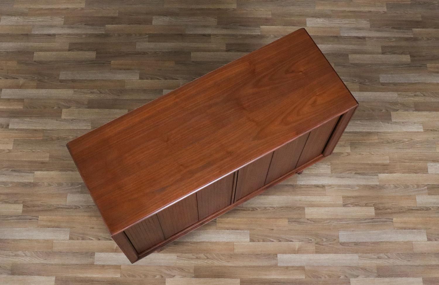 Wood Expertly Restored - Californian Modern Tambour-Door Walnut Credenza by Barzilay For Sale