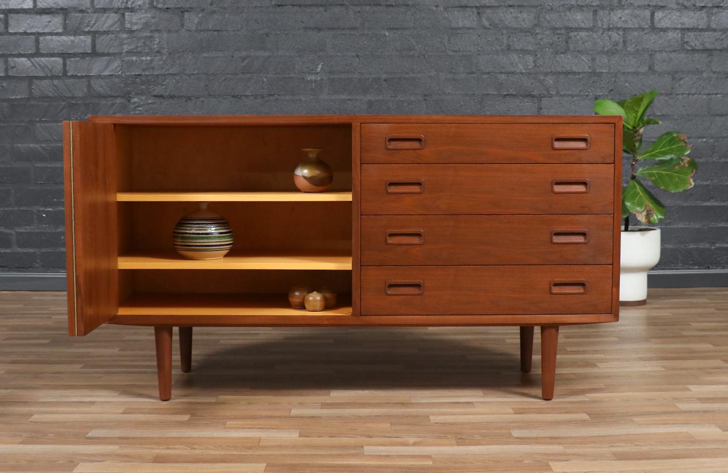 Wood Expertly Restored-Carlo Jensen Bi-Folding Door Walnut Credenza for Hundevad & Co For Sale