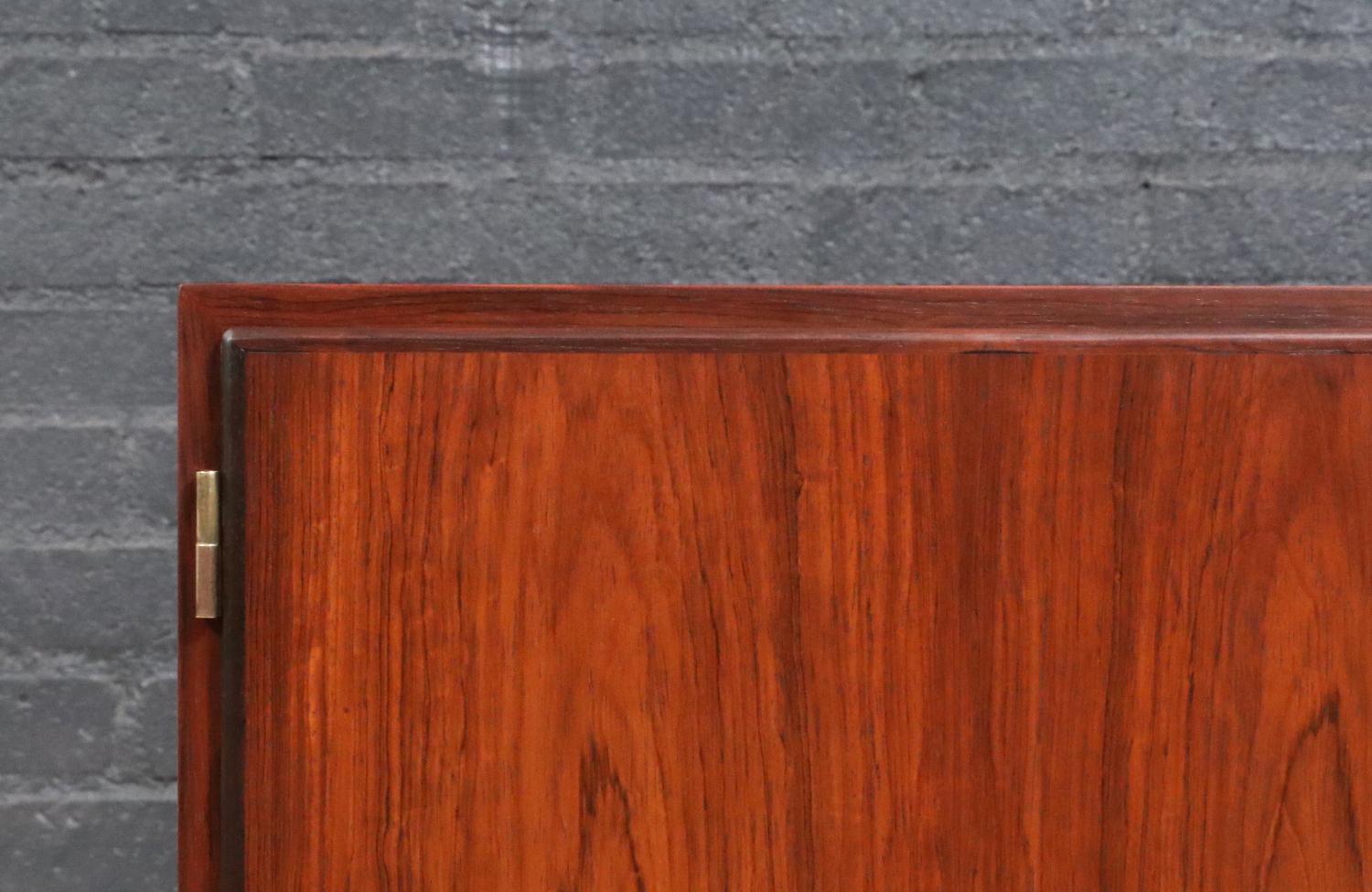 Expertly Restored - Carlo Jensen Brazilian Rosewood Cabinet for Hundevad & Co. im Angebot 3