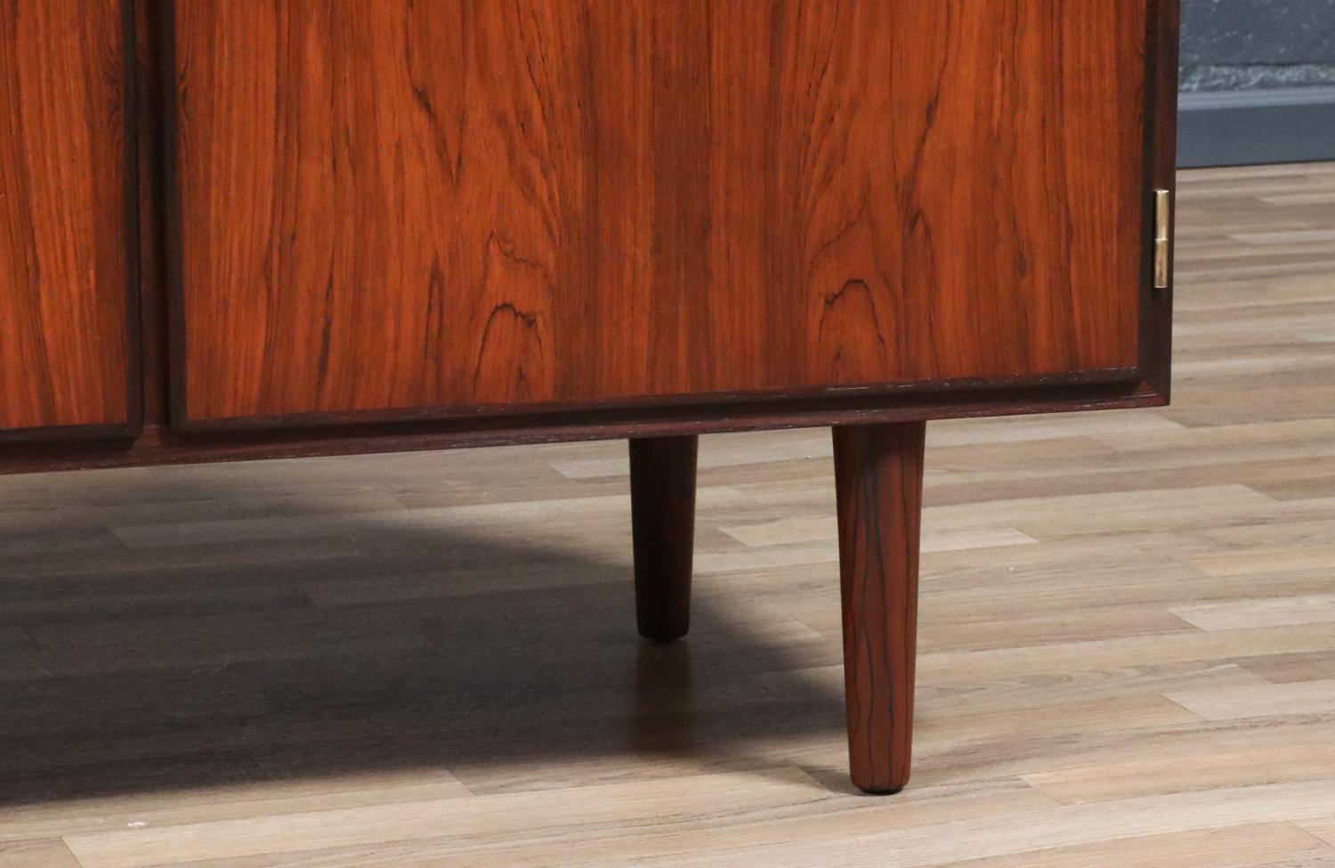 Expertly Restored - Carlo Jensen Brazilian Rosewood Cabinet for Hundevad & Co. im Angebot 5