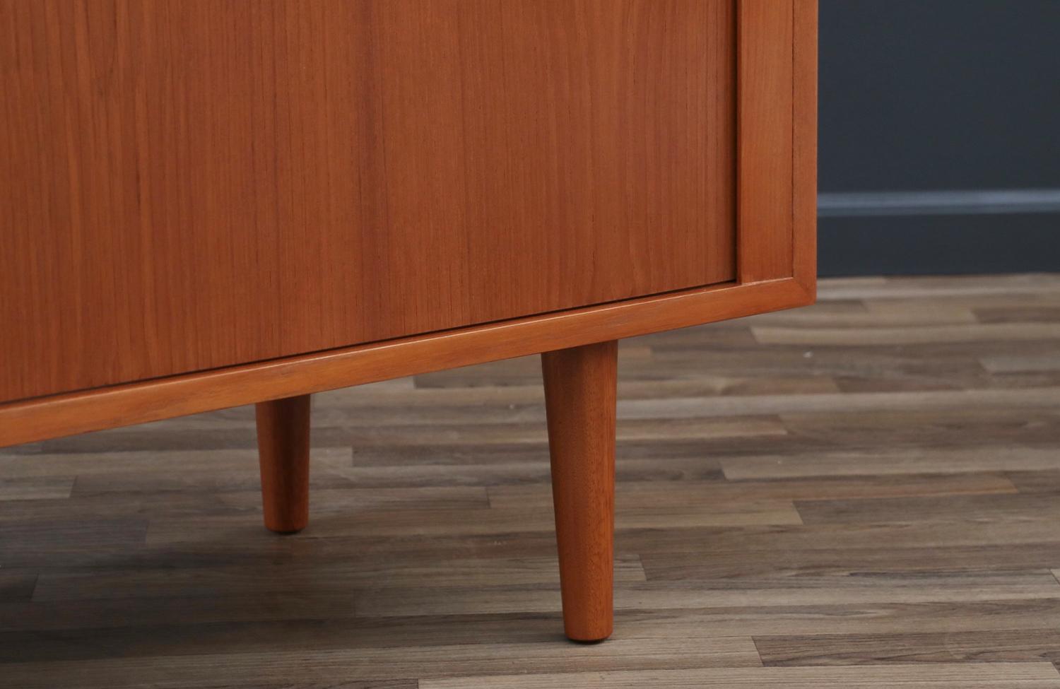 Expertly Restored - Carlo Jensen Teak Tambour-Door Credenza for Hundevad For Sale 1