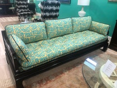 Sofá Tomei de Century Furniture, restaurado por expertos