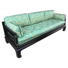 Sofá Tomei de Century Furniture, restaurado por expertos