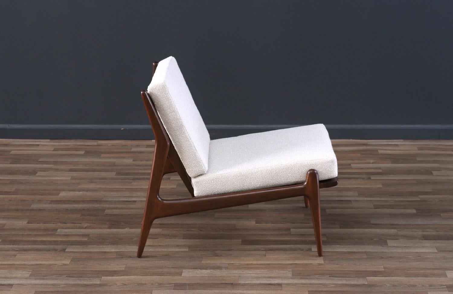 Silla moderna danesa sin brazos, restaurada por expertos, de Ib Kofod-Larsen Moderno de mediados de siglo en venta