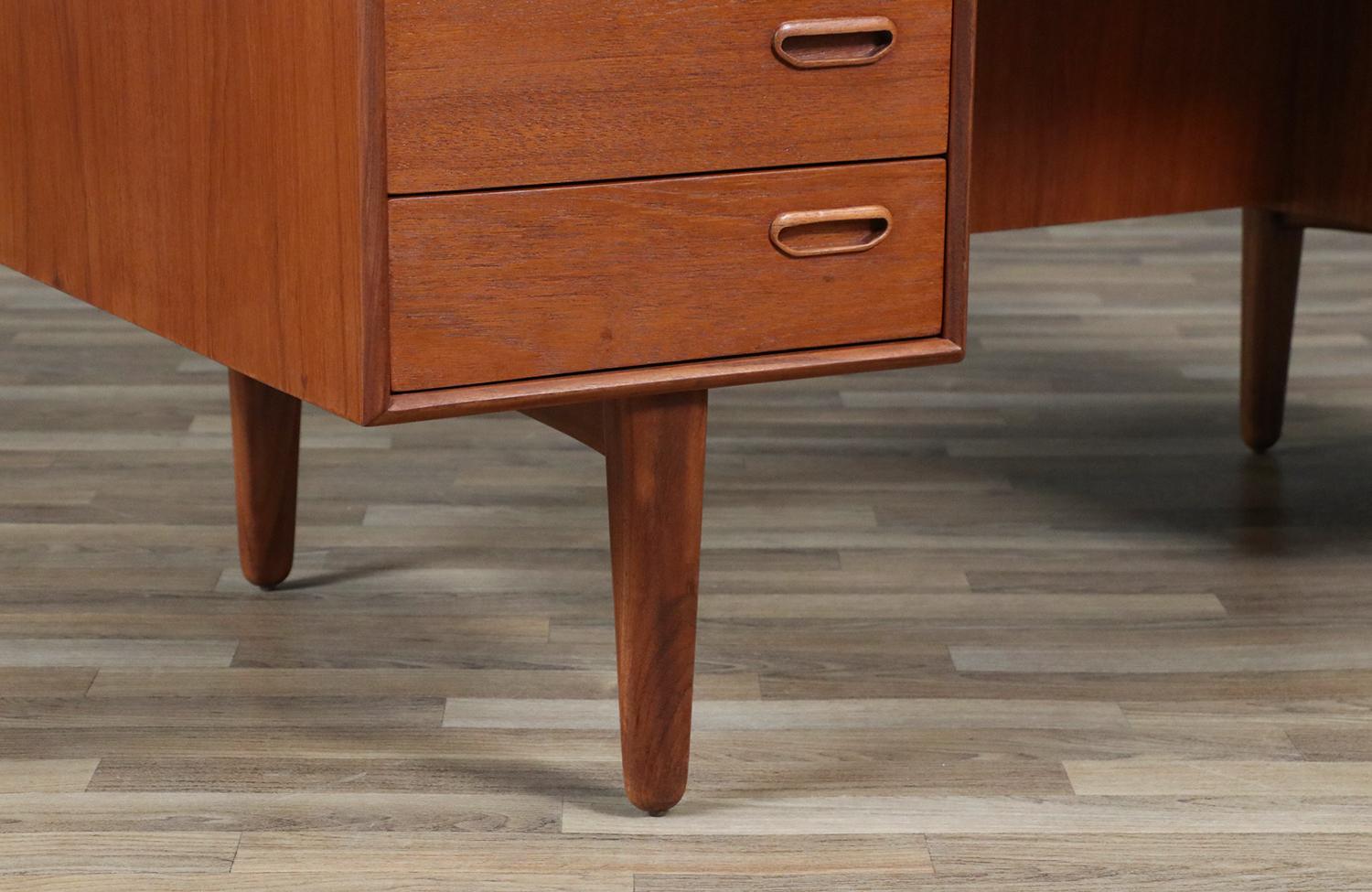 Expertly Restored - Danish Modern Floating Top Teak Desk w/ Bookcase For Sale 6