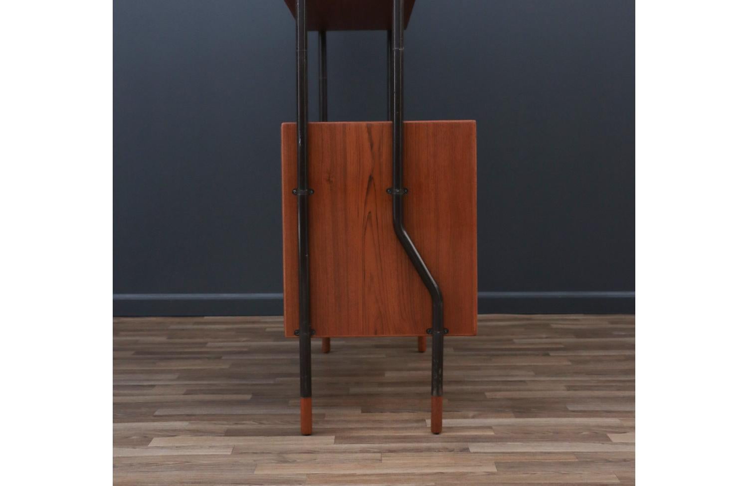 Expertly Restored - Danish Modern Free-Standing Bookcase by Lyby Mobler For Sale 6
