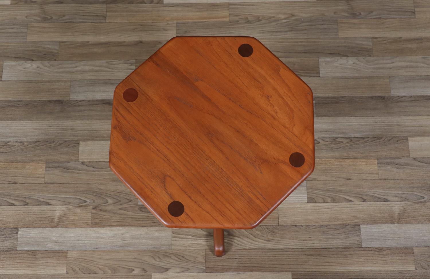Expertly Restored - Danish Modern Pedestal Teak Side Table by B&M In Excellent Condition For Sale In Los Angeles, CA