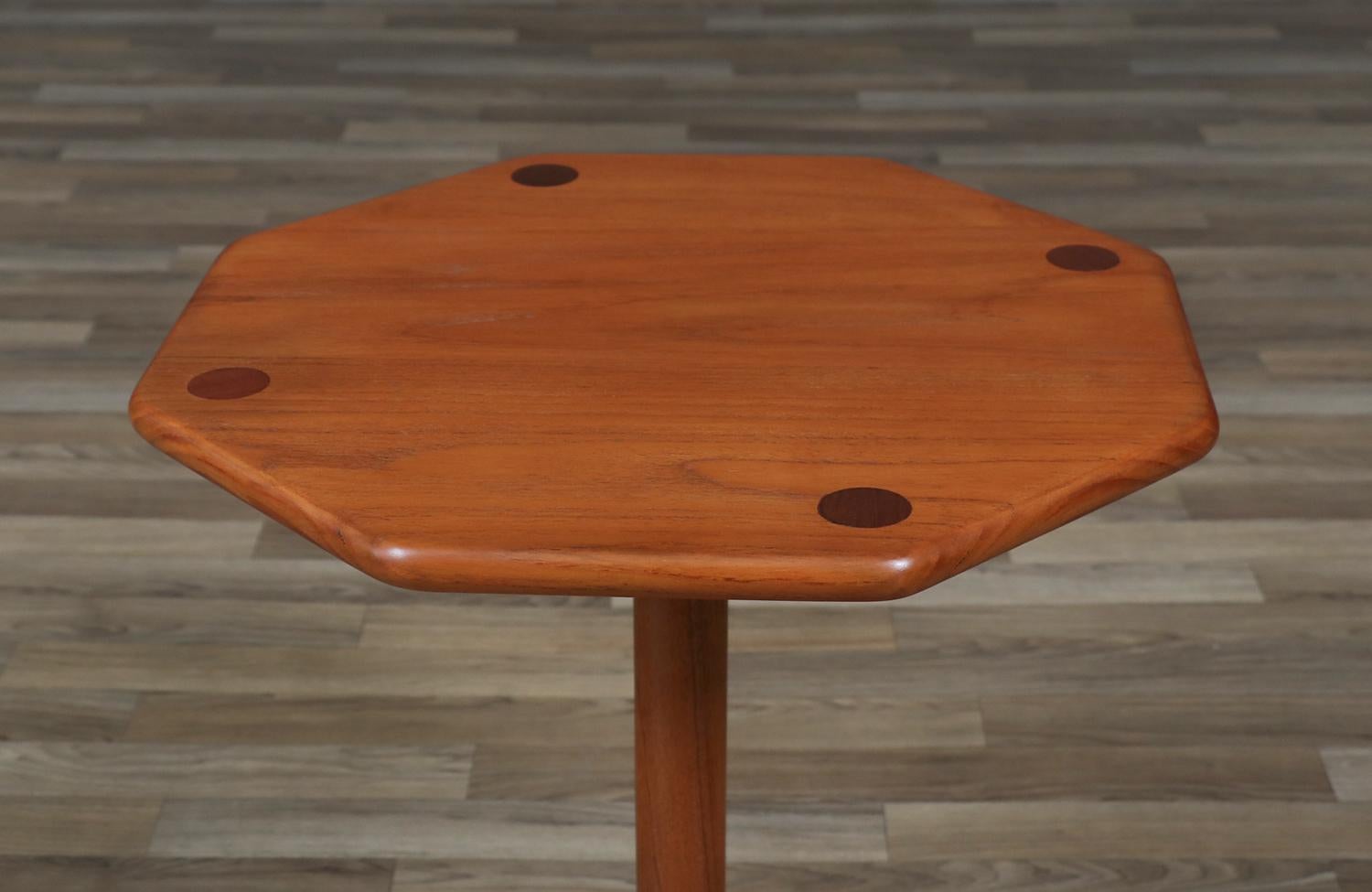 Mid-20th Century Expertly Restored - Danish Modern Pedestal Teak Side Table by B&M For Sale