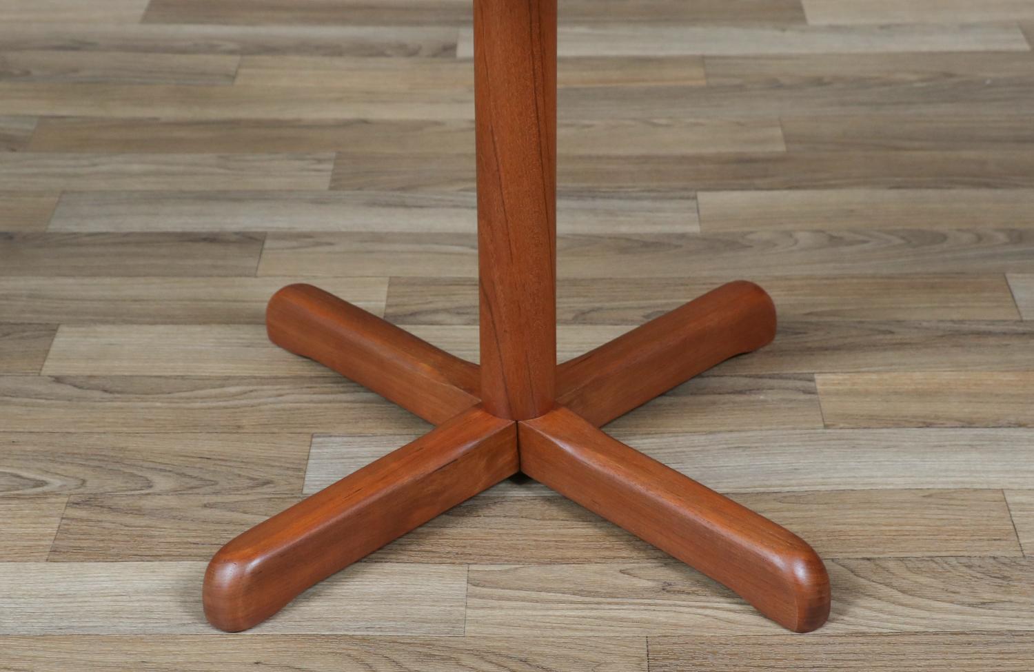 Expertly Restored - Danish Modern Pedestal Teak Side Table by B&M For Sale 2