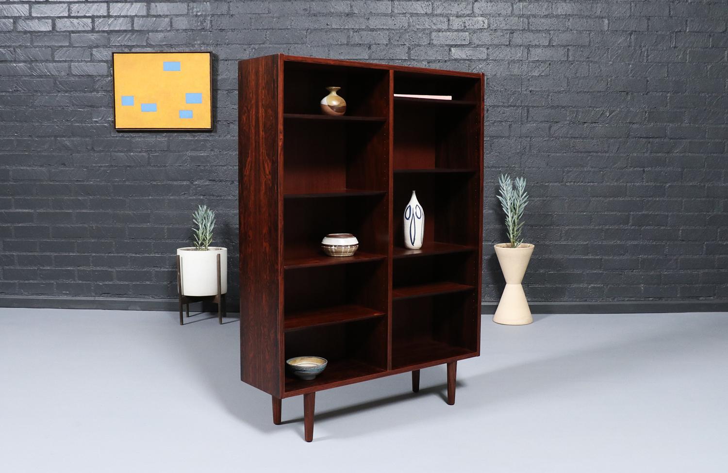 Mid-Century Modern Expertly Restored-Danish Modern Rosewood Bookshelf by Carlo Jensen for Hundevad For Sale