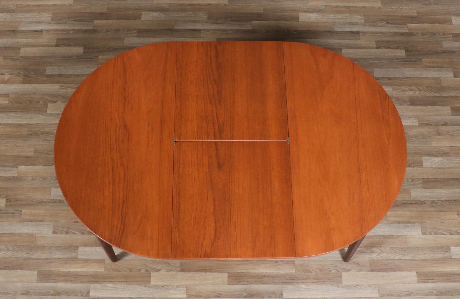 Expertly Restored-Danish Modern “Roundette” Expanding Dining Table by Hans Olsen For Sale 4