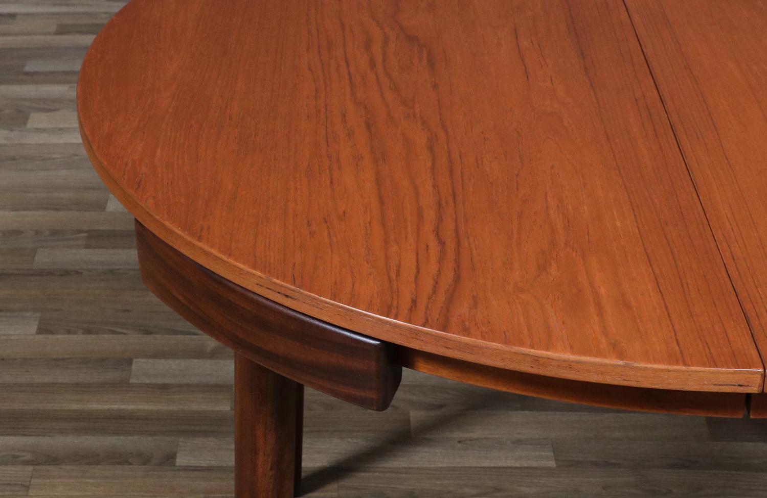 Expertly Restored-Danish Modern “Roundette” Expanding Dining Table by Hans Olsen For Sale 6