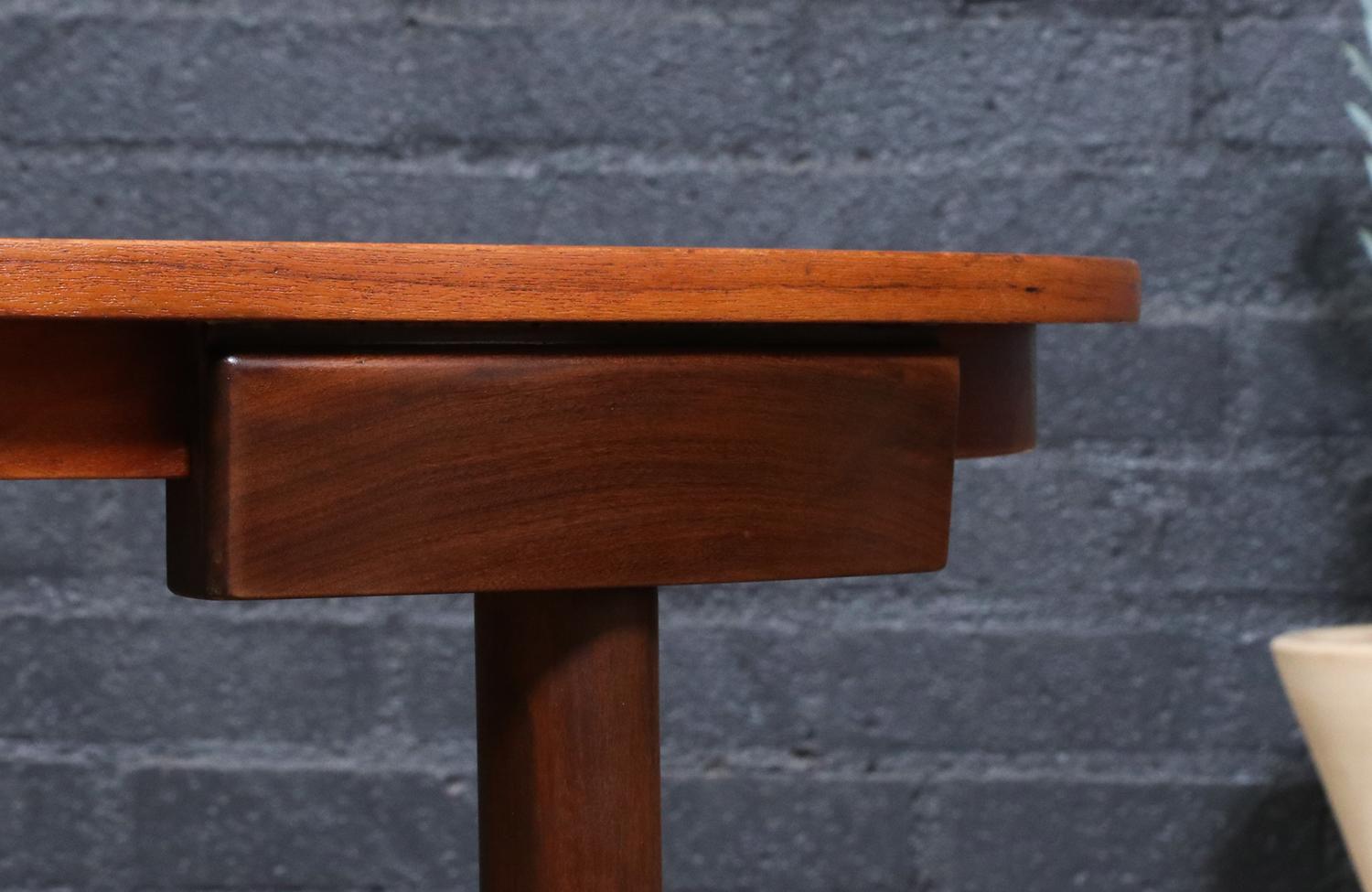 Expertly Restored-Danish Modern “Roundette” Expanding Dining Table by Hans Olsen For Sale 7