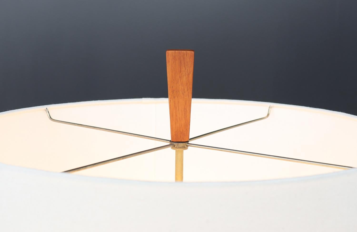 Expertly Restored - Danish Modern Sculpted Teak Tripod Floor Lamp For Sale 7
