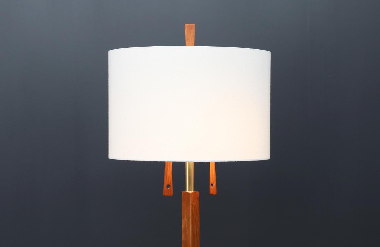 Expertly Restored - Danish Modern Sculpted Teak Tripod Floor Lamp For Sale 2