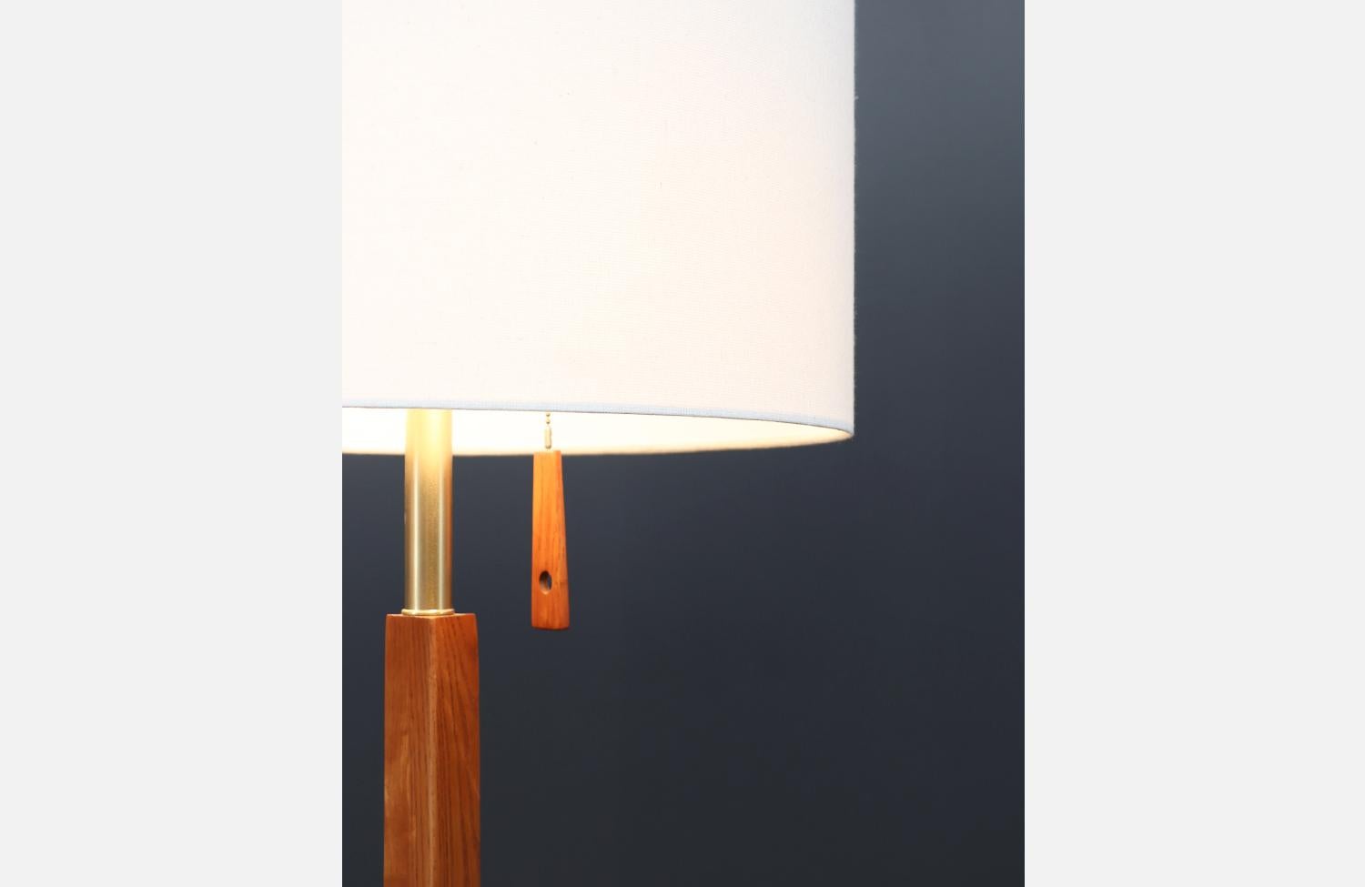 Expertly Restored - Danish Modern Sculpted Teak Tripod Floor Lamp For Sale 3
