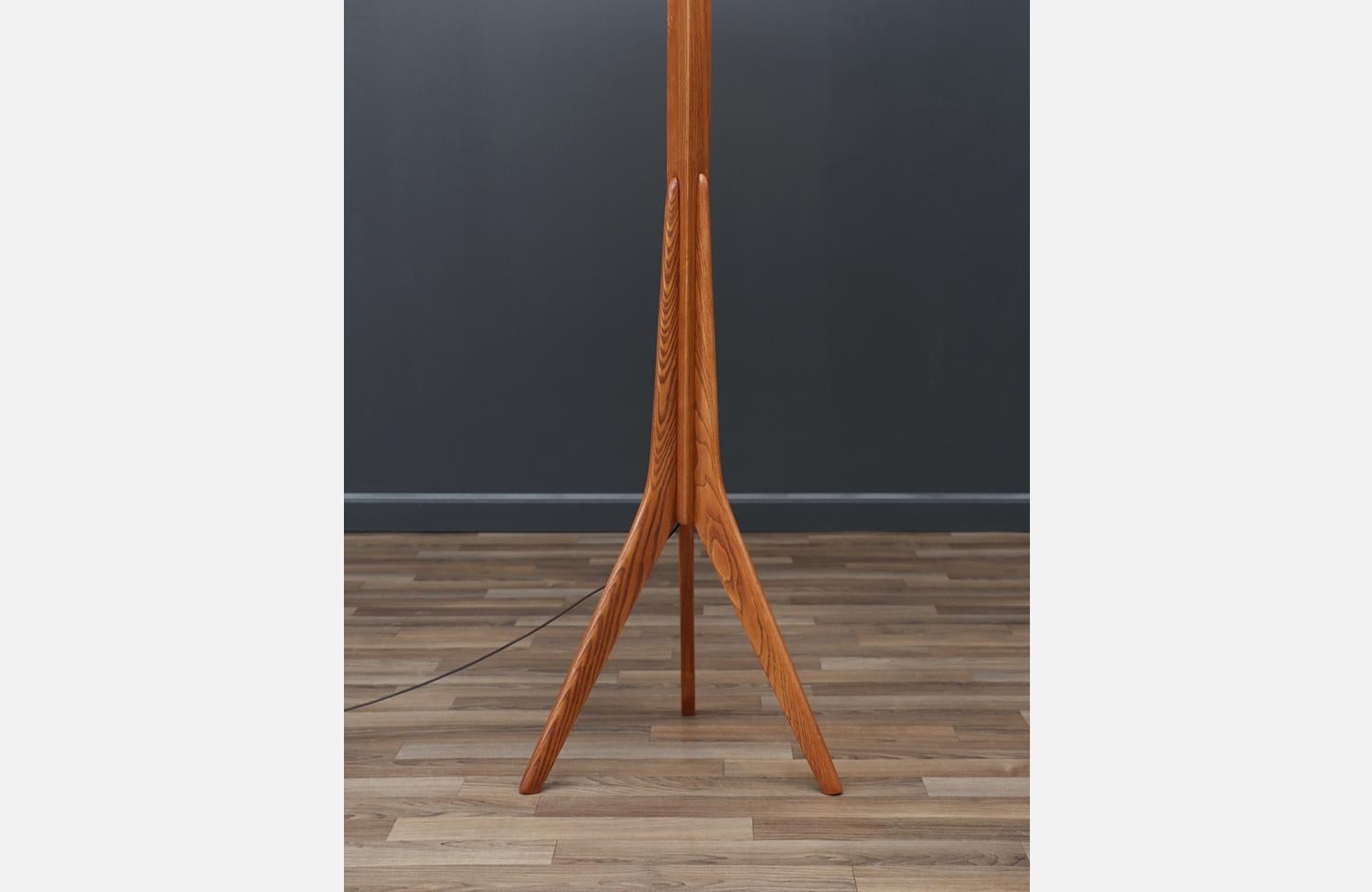 Expertly Restored - Danish Modern Sculpted Teak Tripod Floor Lamp For Sale 4