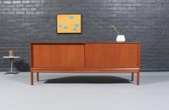 Expert en restauration - Crédence moderne danoise en teck par Aksel Kjersgaard