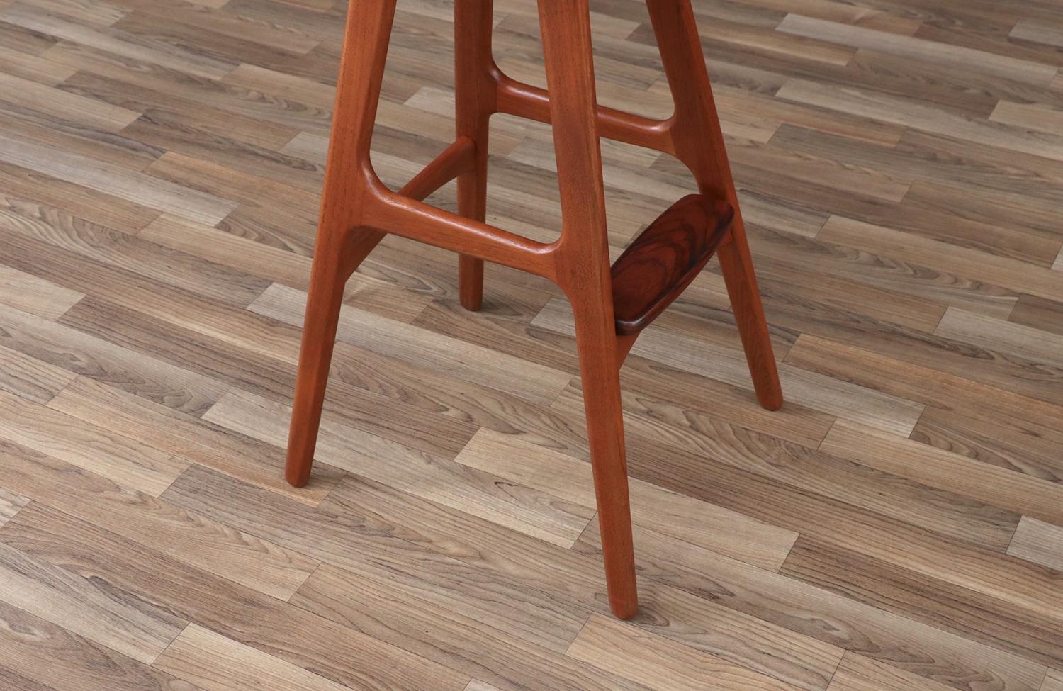 Expertly Restored - Danish Modern Teak & Tan Leather Bar Stools by Erik Buch For Sale 4