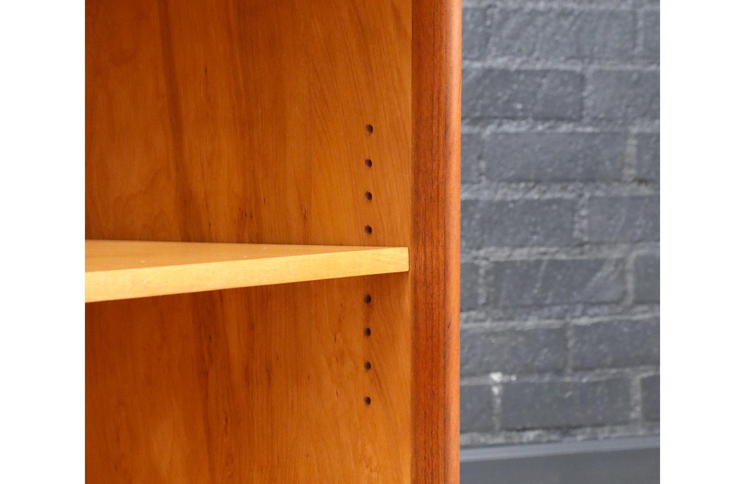 Expertly Restored - Danish Modern Teak & Two-Tone Lacquered Credenza For Sale 5